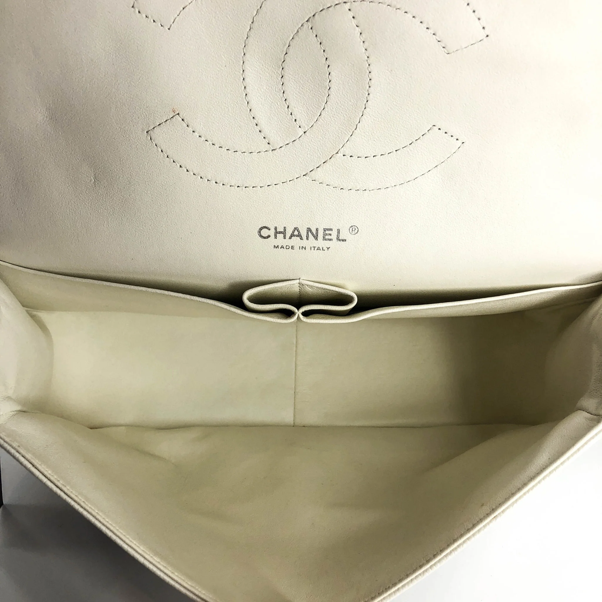 Caviar Double Flap Jumbo in White Caviar with SHW - Image 13