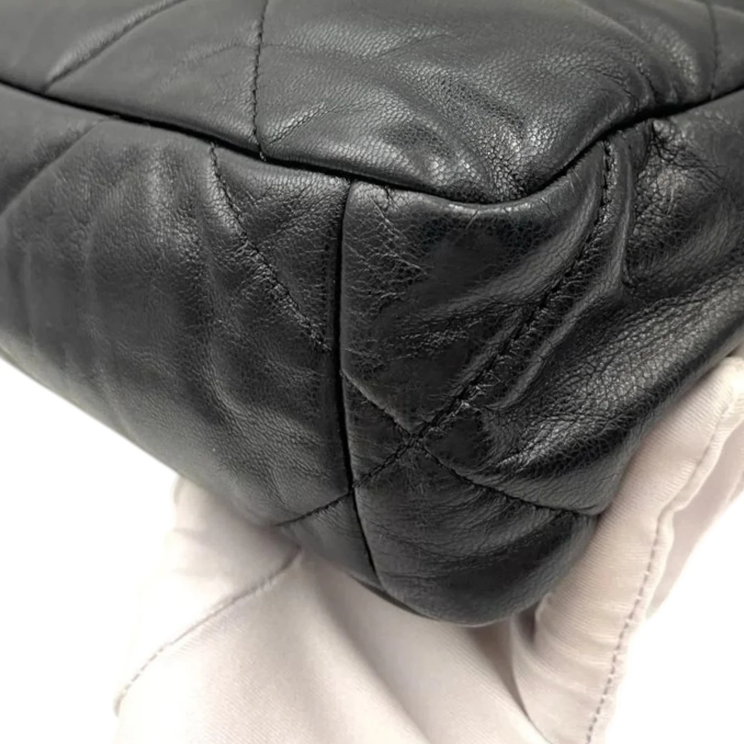 19 Flap Small Goatskin Quilted Black MHW - Image 9