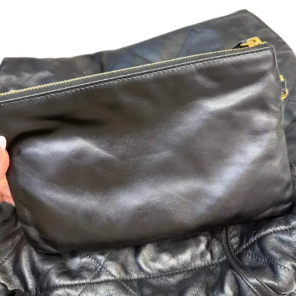 22 Medium Shiny Calfskin Quilted Black GHW - Image 17