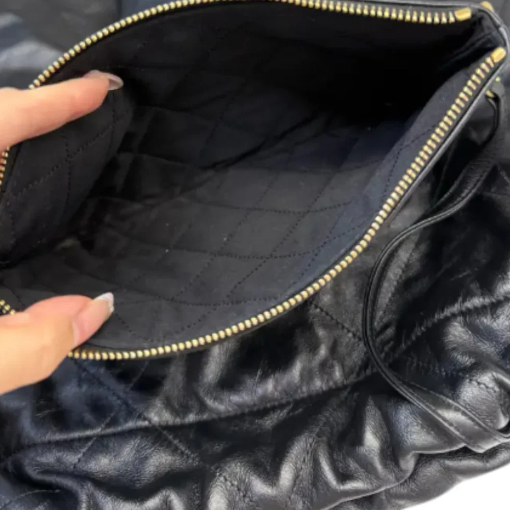 22 Medium Shiny Calfskin Quilted Black GHW - Image 19