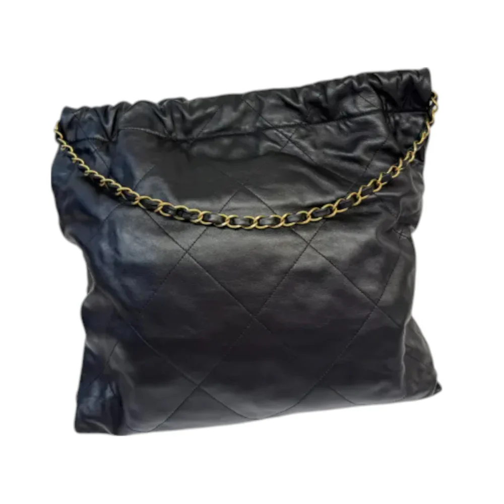 22 Medium Shiny Calfskin Quilted Black GHW - Image 3