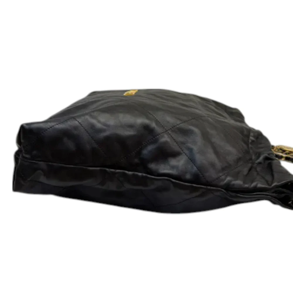 22 Medium Shiny Calfskin Quilted Black GHW - Image 5