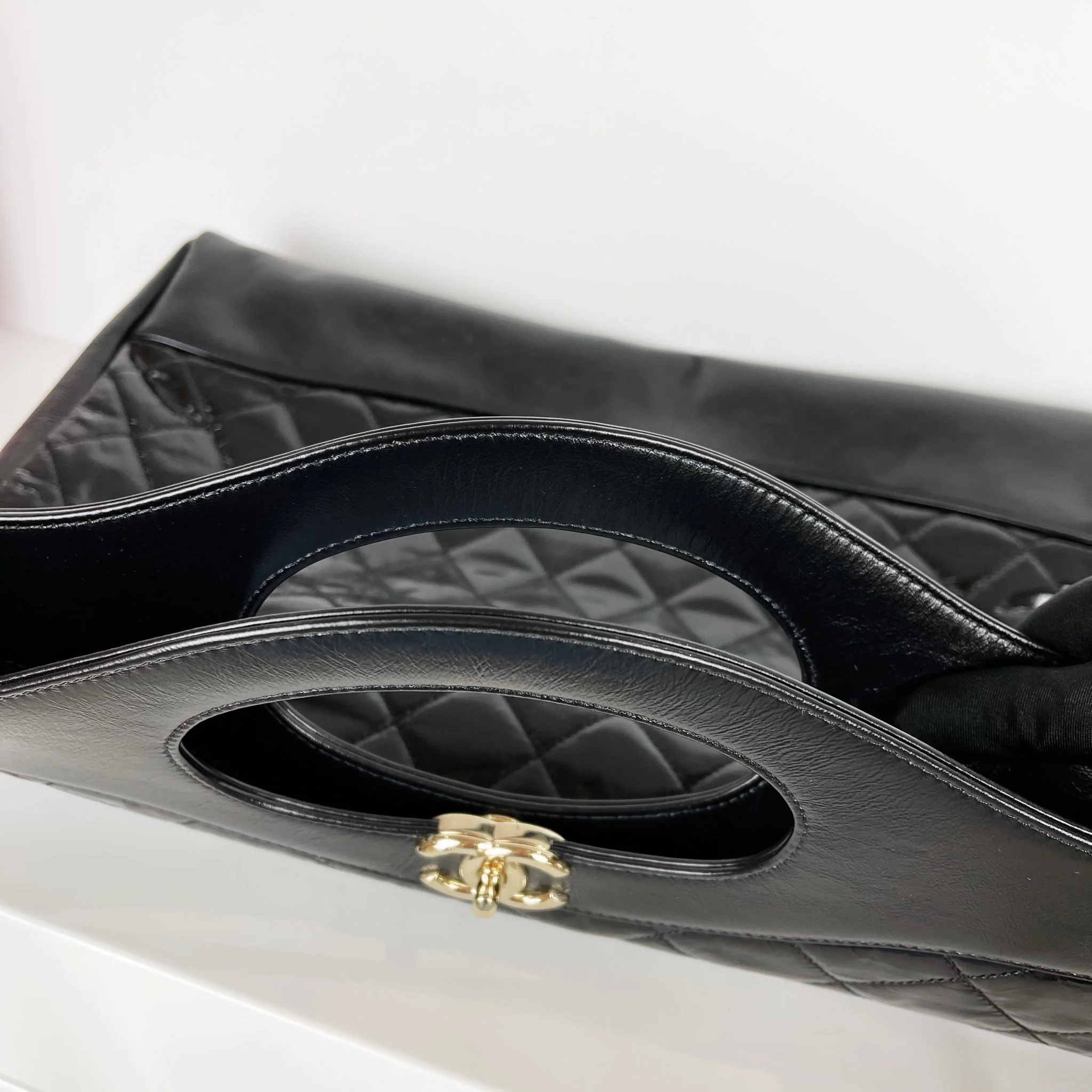 31 Shopping Bag  Crumpled Calfskin Large Black - Image 11