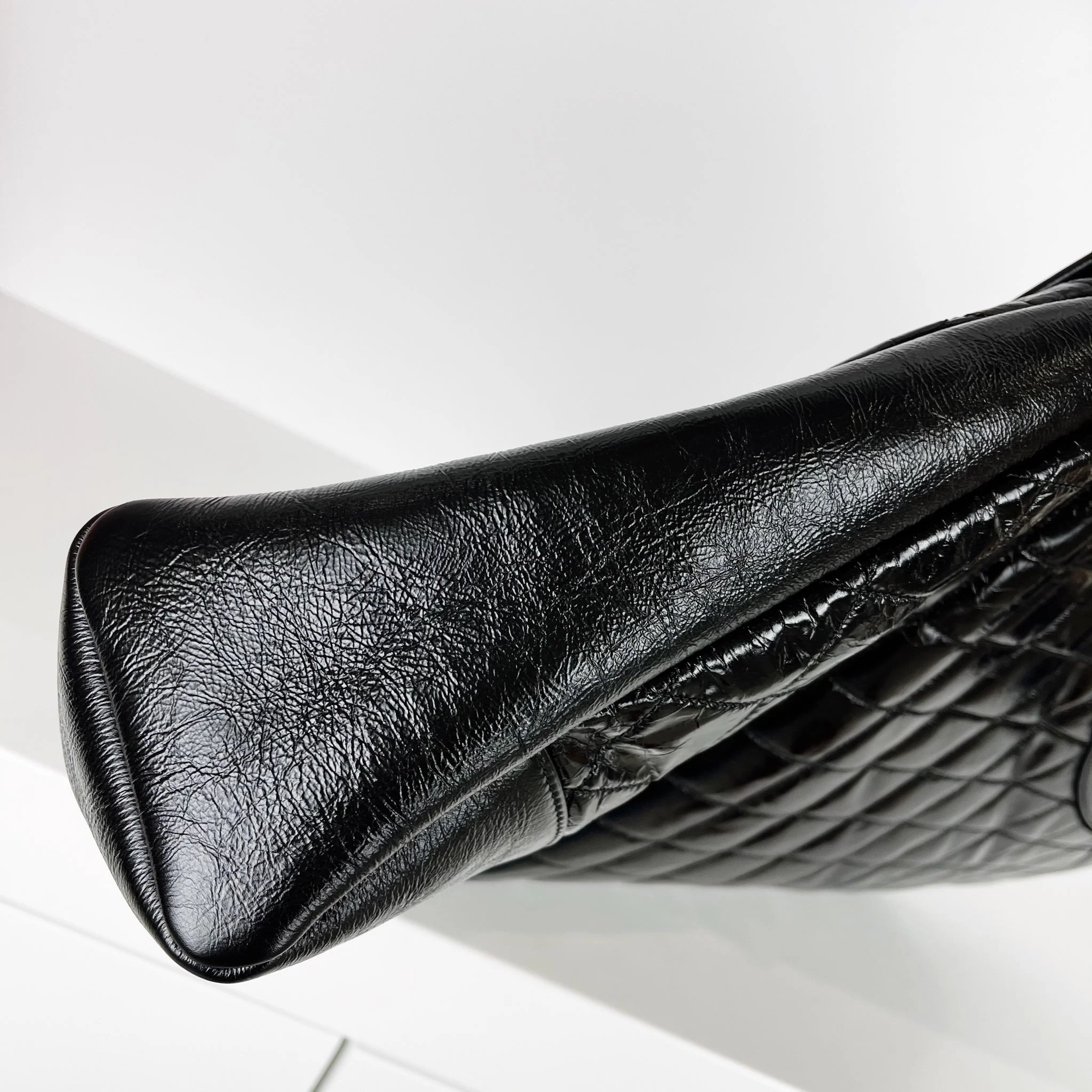 31 Shopping Bag  Crumpled Calfskin Large Black - Image 4