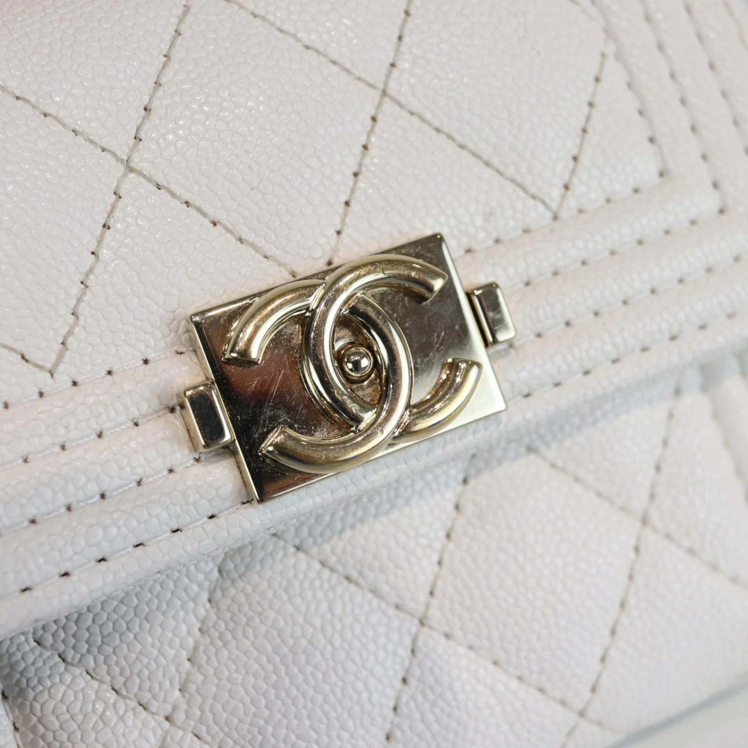 Caviar Quilted White Flap Wallet LGHW - Image 12