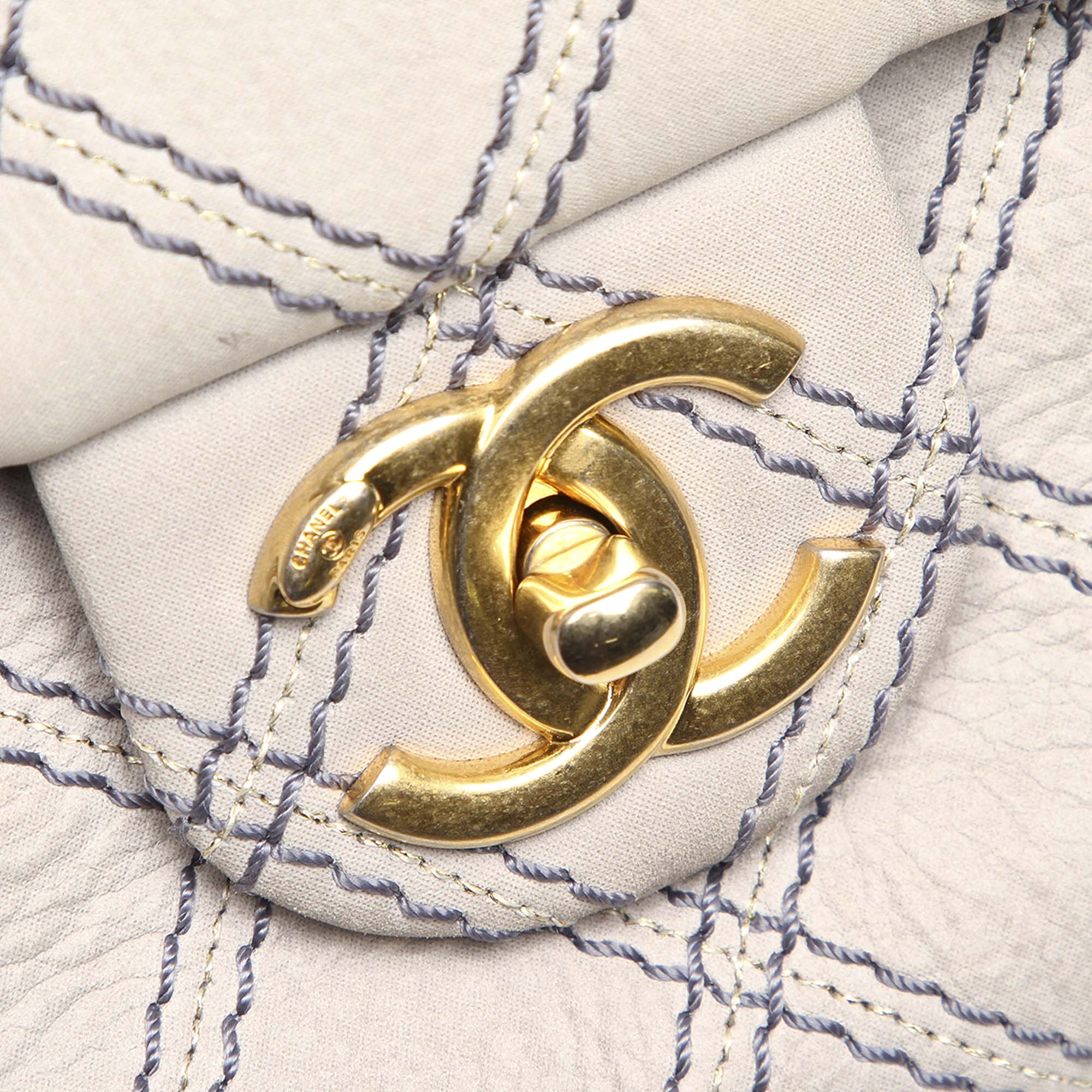 Turn lock Timeless Flap Beige - Image 8