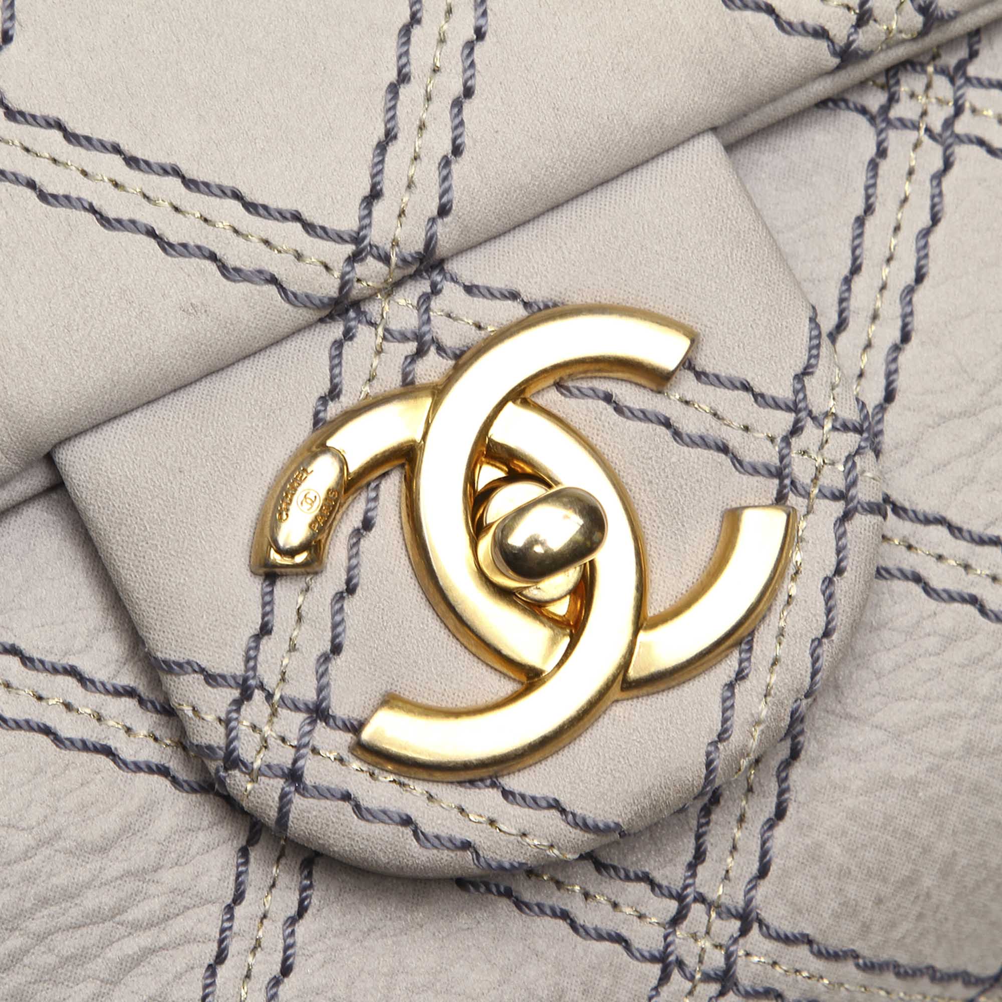 Turn lock Timeless Flap Beige - Image 9
