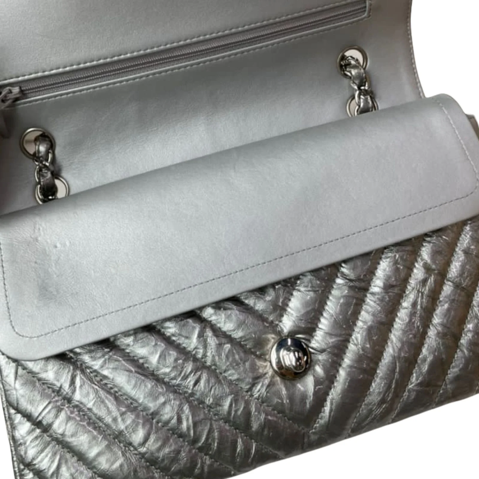 Chevron Double Flap Medium Crumpled Calfskin Silver SHW - Image 3