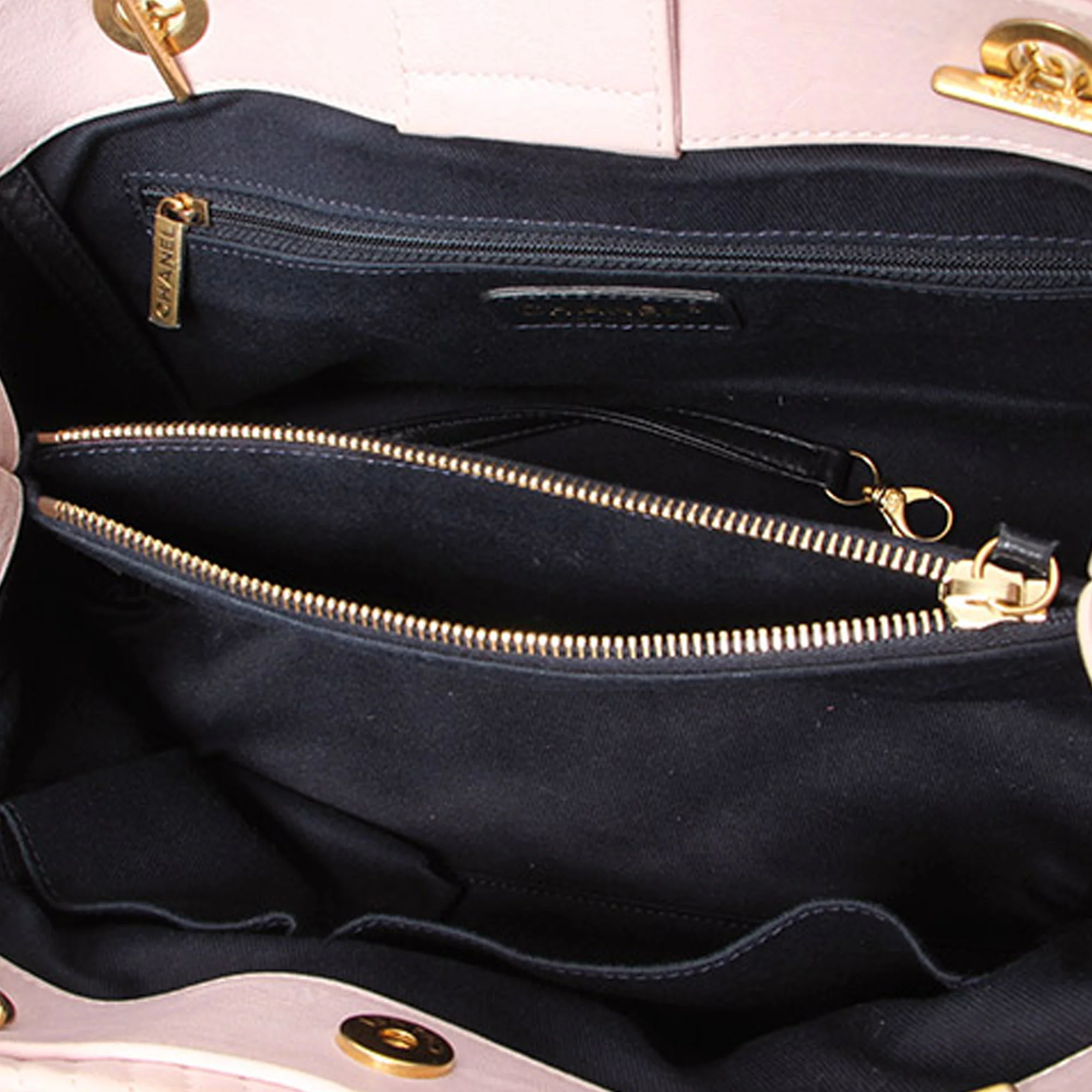 Chanel Chevron Leather Tote Bag Pink - Image 3