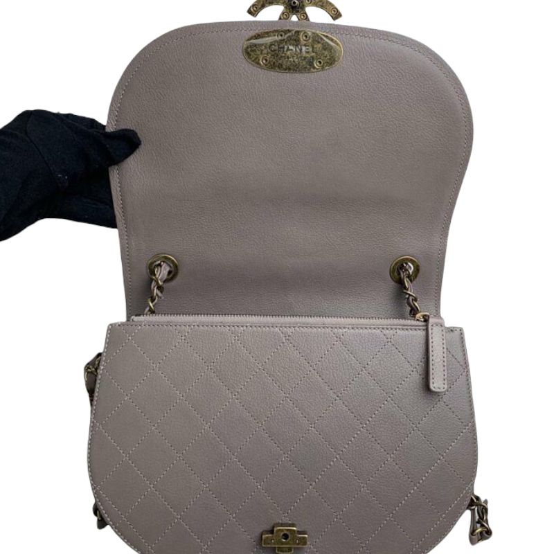 Coco Curve Flap Medium Lambskin Taupe GHW - Image 8