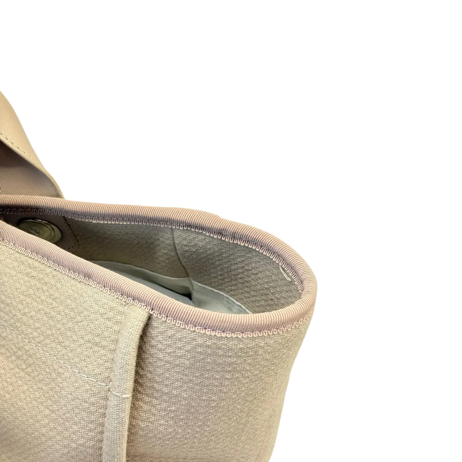 Deauville Tote Medium Mixed Fibers Beige LGHW - Image 11
