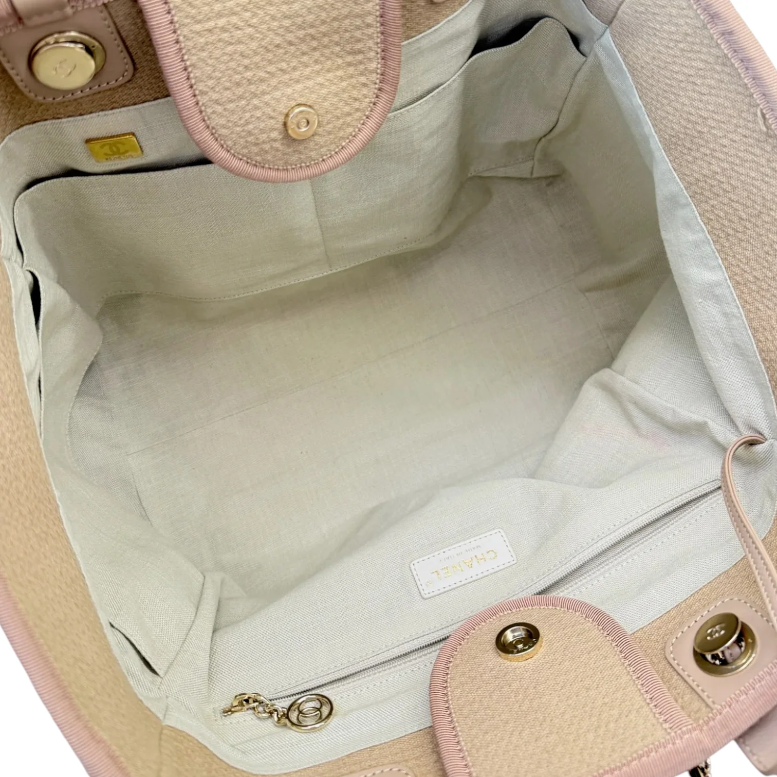 Deauville Tote Medium Mixed Fibers Beige LGHW - Image 17