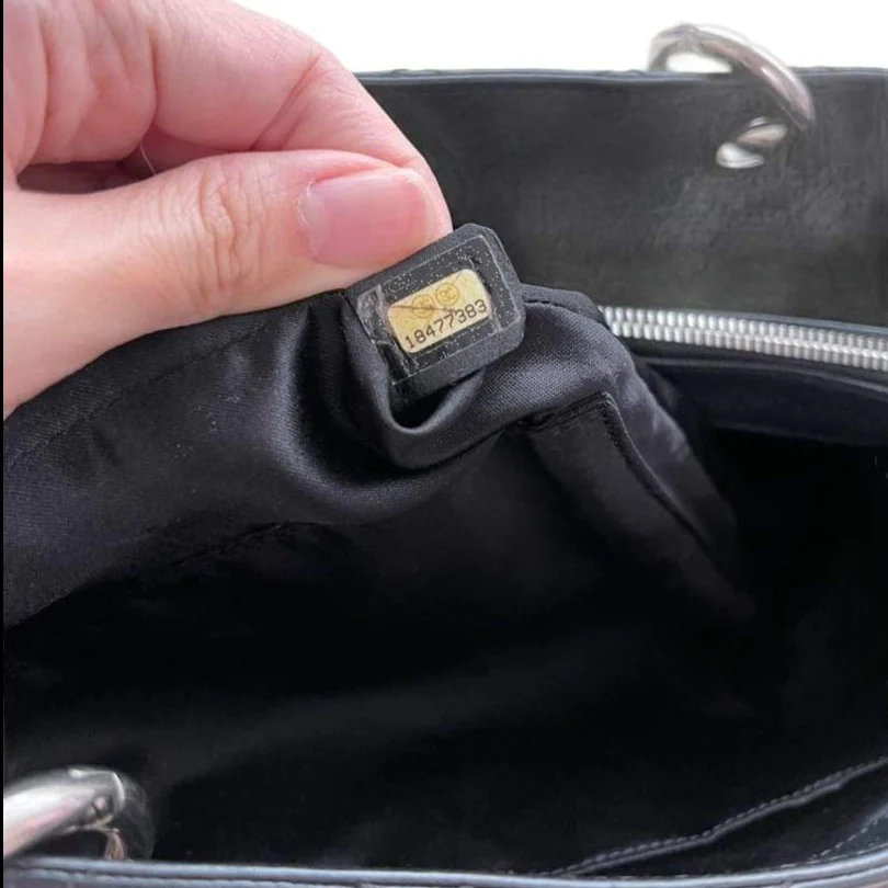 GST Caviar Tote Bag Black SHW - Image 6