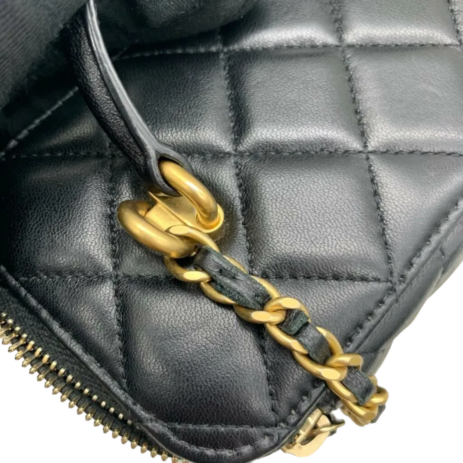Lambskin Small Top Handle Vanity Case with Chain Black GHW - Image 17