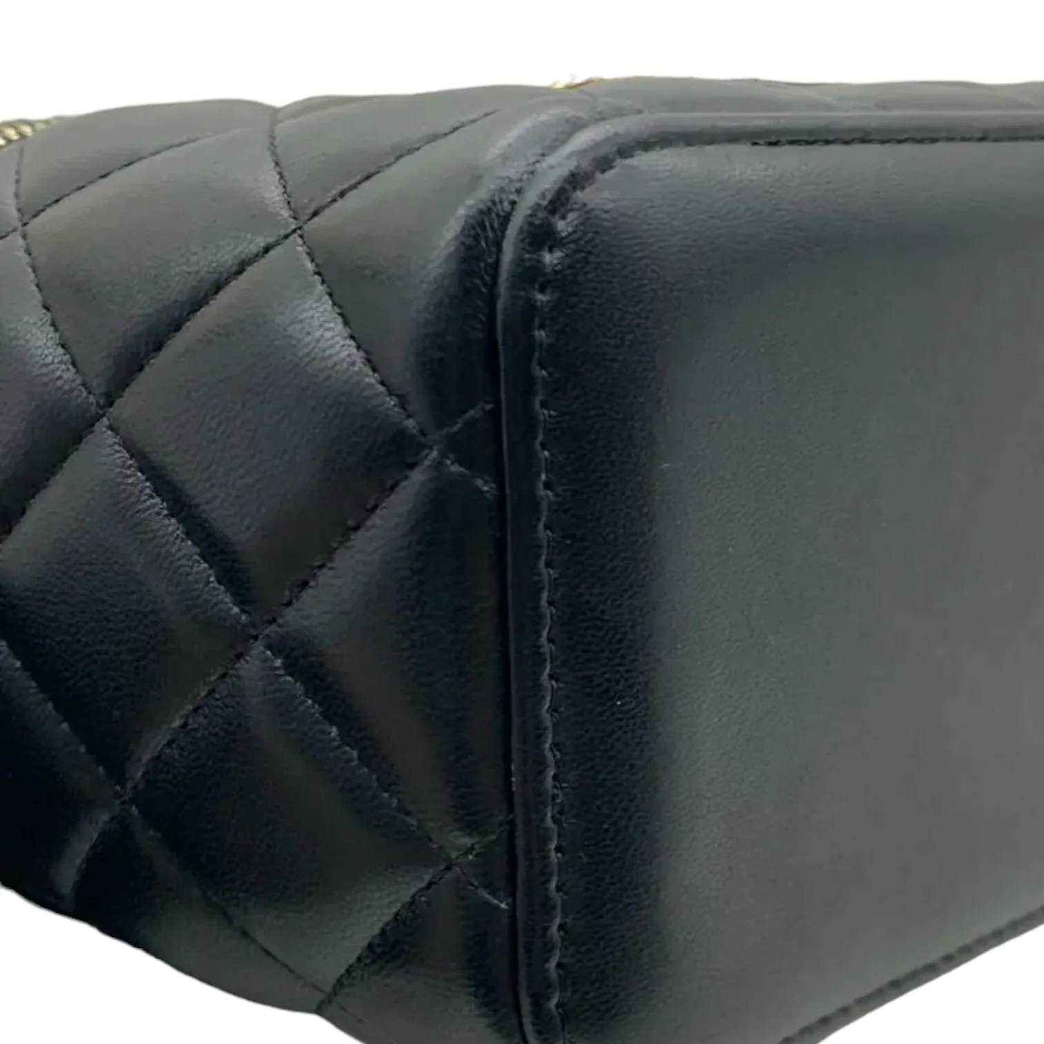 Lambskin Small Top Handle Vanity Case with Chain Black GHW - Image 7