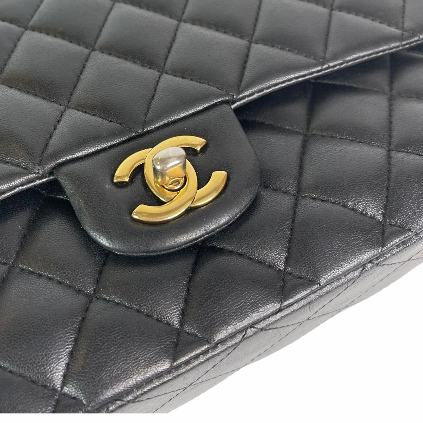 Classic Flap M/L Lambskin with GHW - Image 12