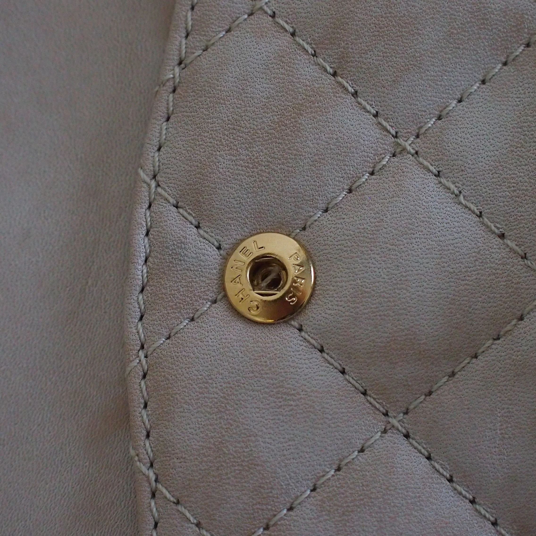 Reissue Medium 225 Beige GHW - Image 16