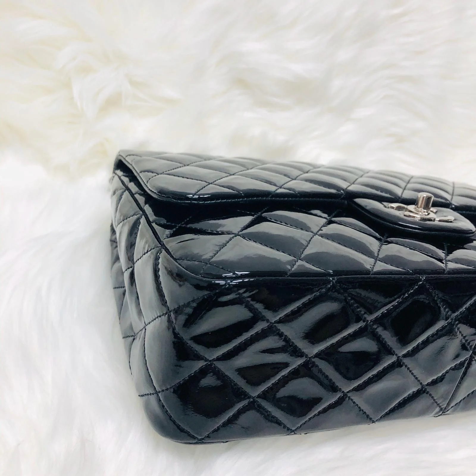 Single Flap Jumbo Quilted Patent Bag in Black with SHW - Image 10