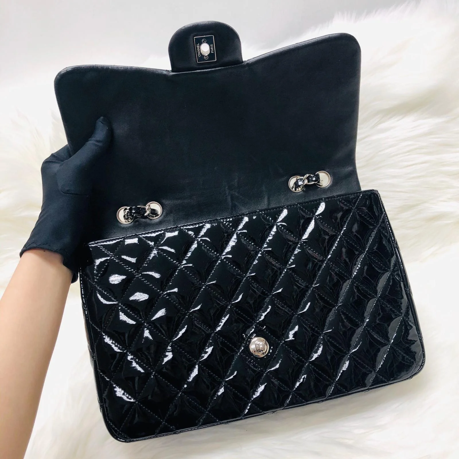 Single Flap Jumbo Quilted Patent Bag in Black with SHW - Image 11