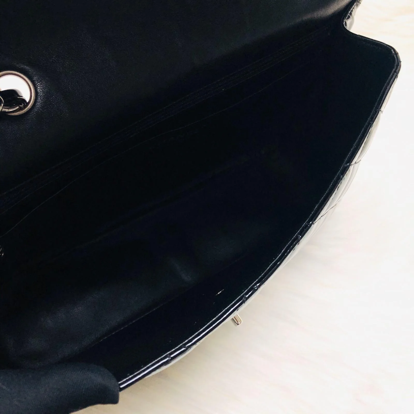 Single Flap Jumbo Quilted Patent Bag in Black with SHW - Image 12