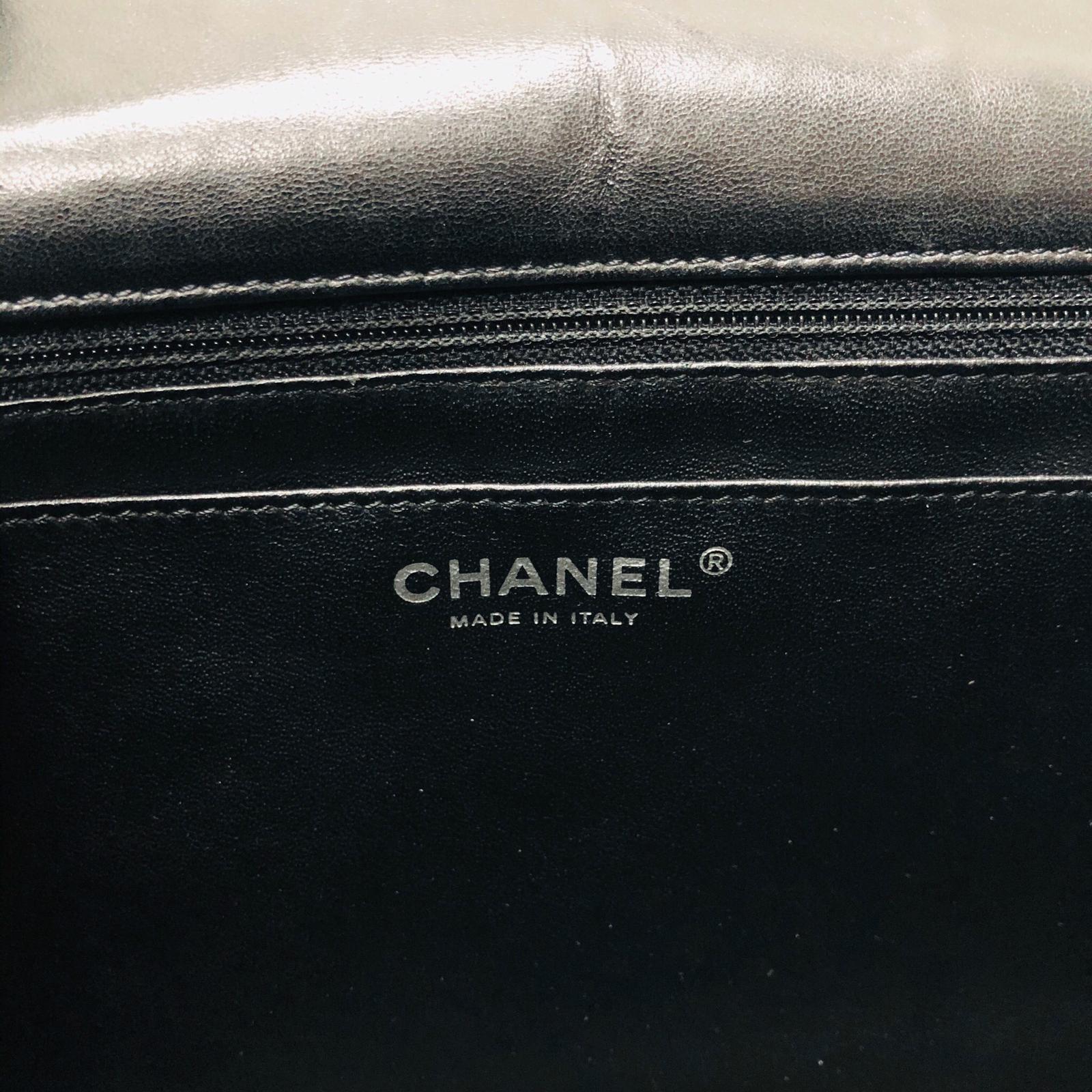 Single Flap Jumbo Quilted Patent Bag in Black with SHW - Image 15