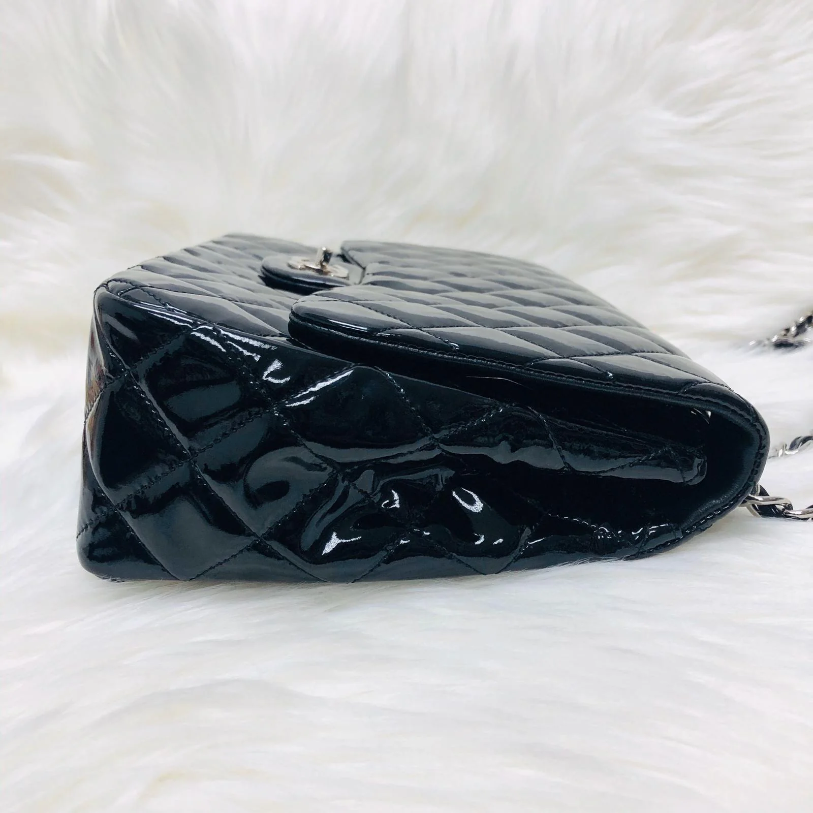 Single Flap Jumbo Quilted Patent Bag in Black with SHW - Image 16
