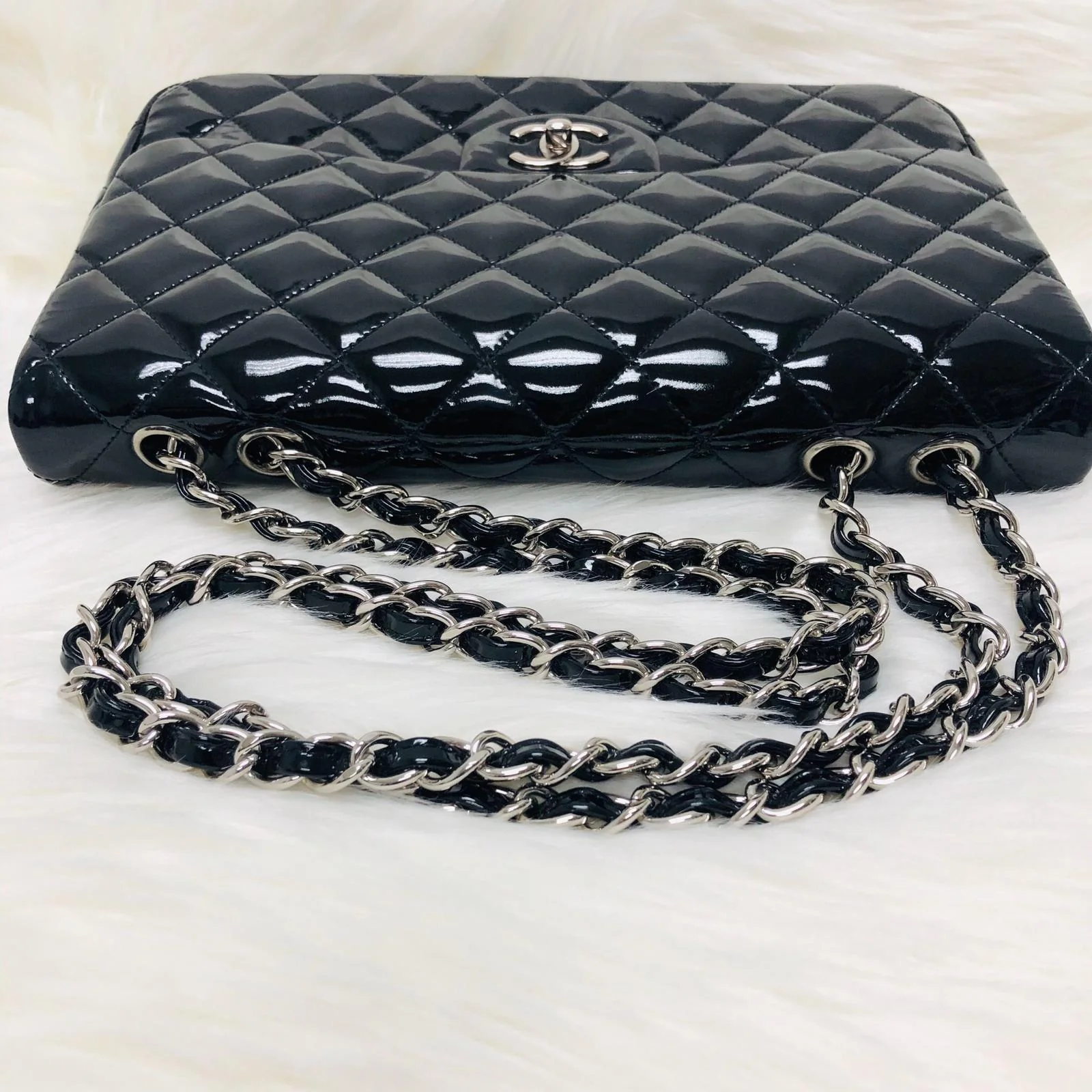 Single Flap Jumbo Quilted Patent Bag in Black with SHW - Image 18