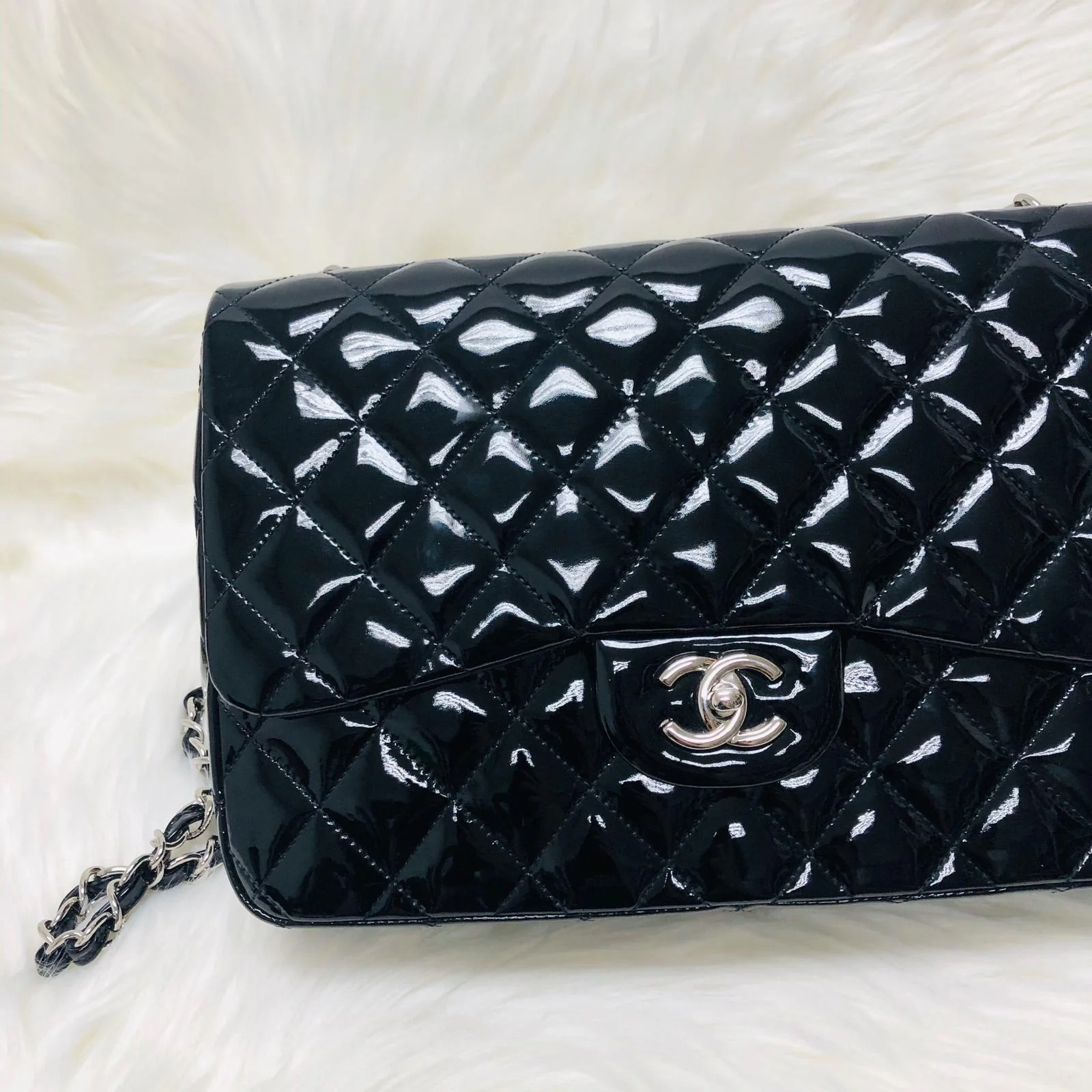 Single Flap Jumbo Quilted Patent Bag in Black with SHW - Image 2