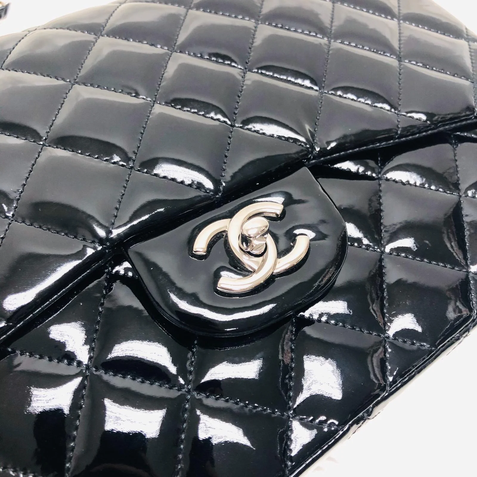 Single Flap Jumbo Quilted Patent Bag in Black with SHW - Image 20