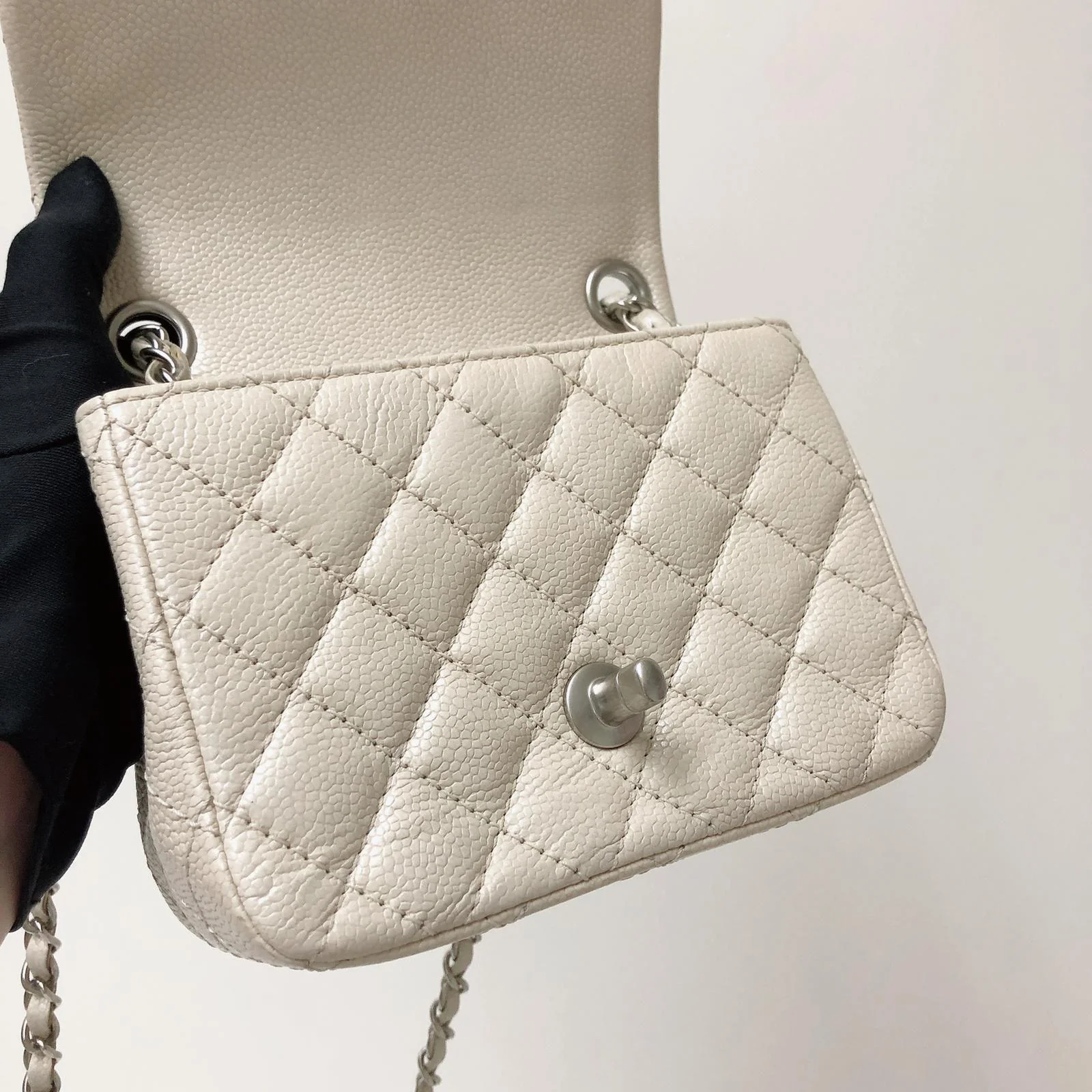 Square Mini Flap in White with SHW - Image 18