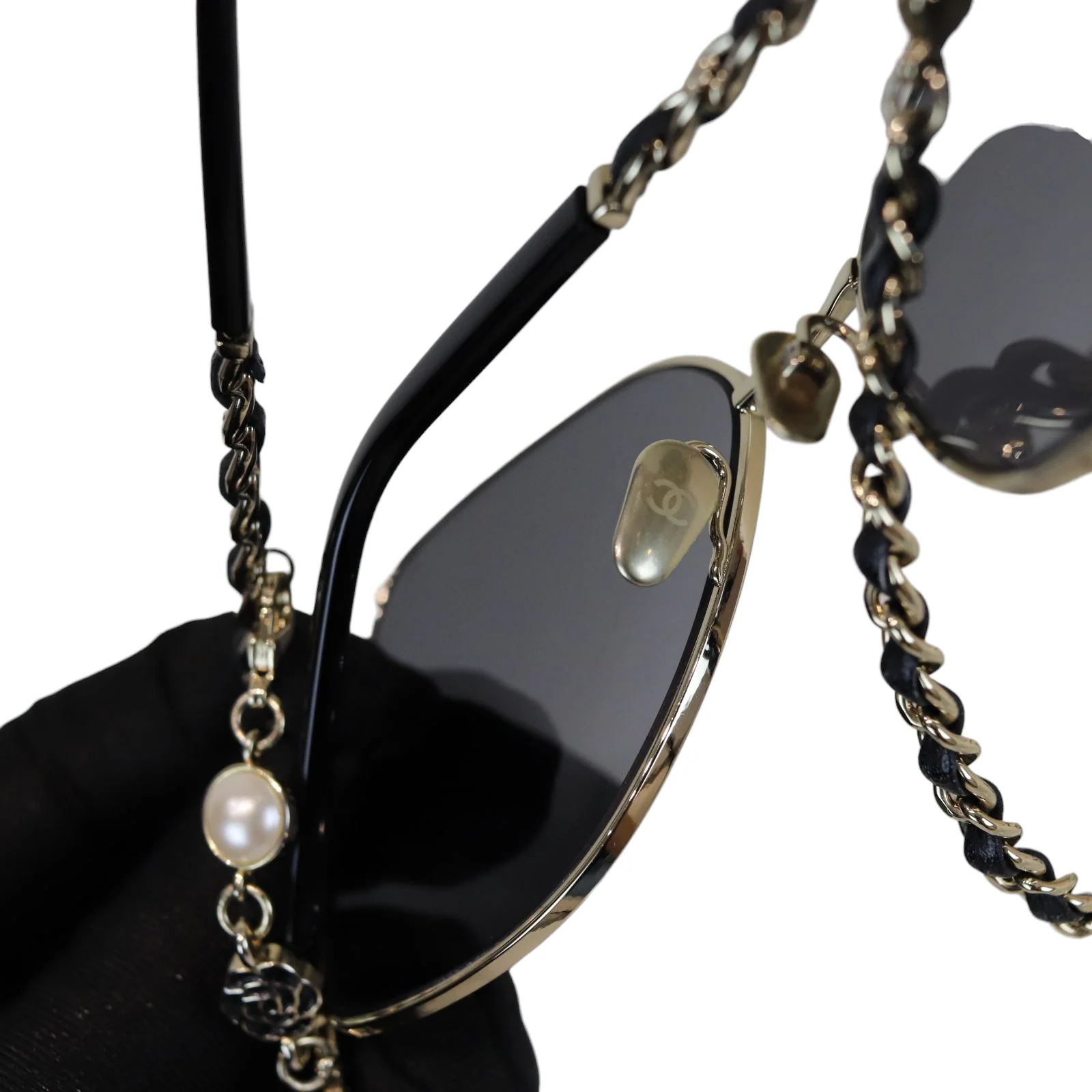 Sunglasses with Chain Gold and Black - Image 12