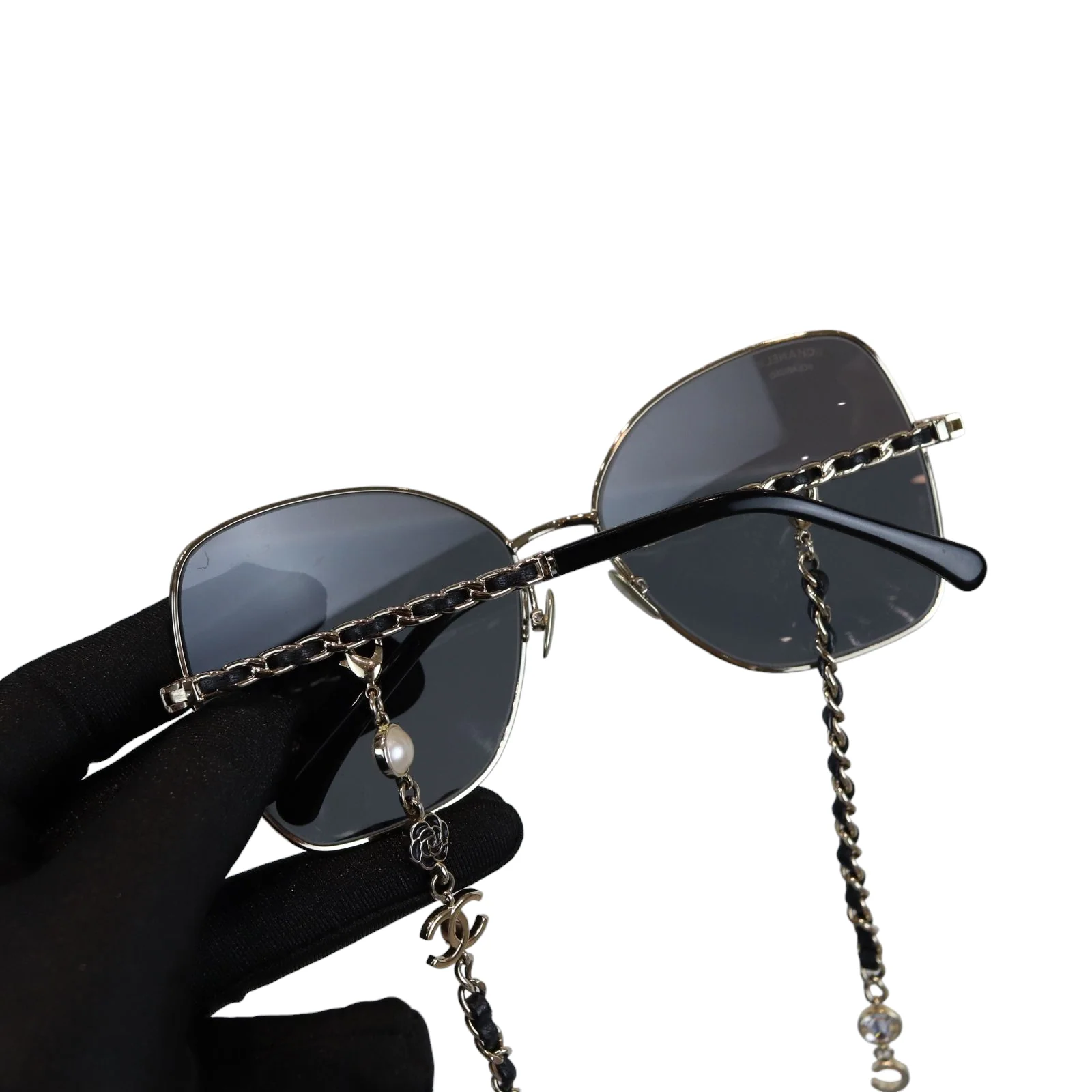 Sunglasses with Chain Gold and Black - Image 4