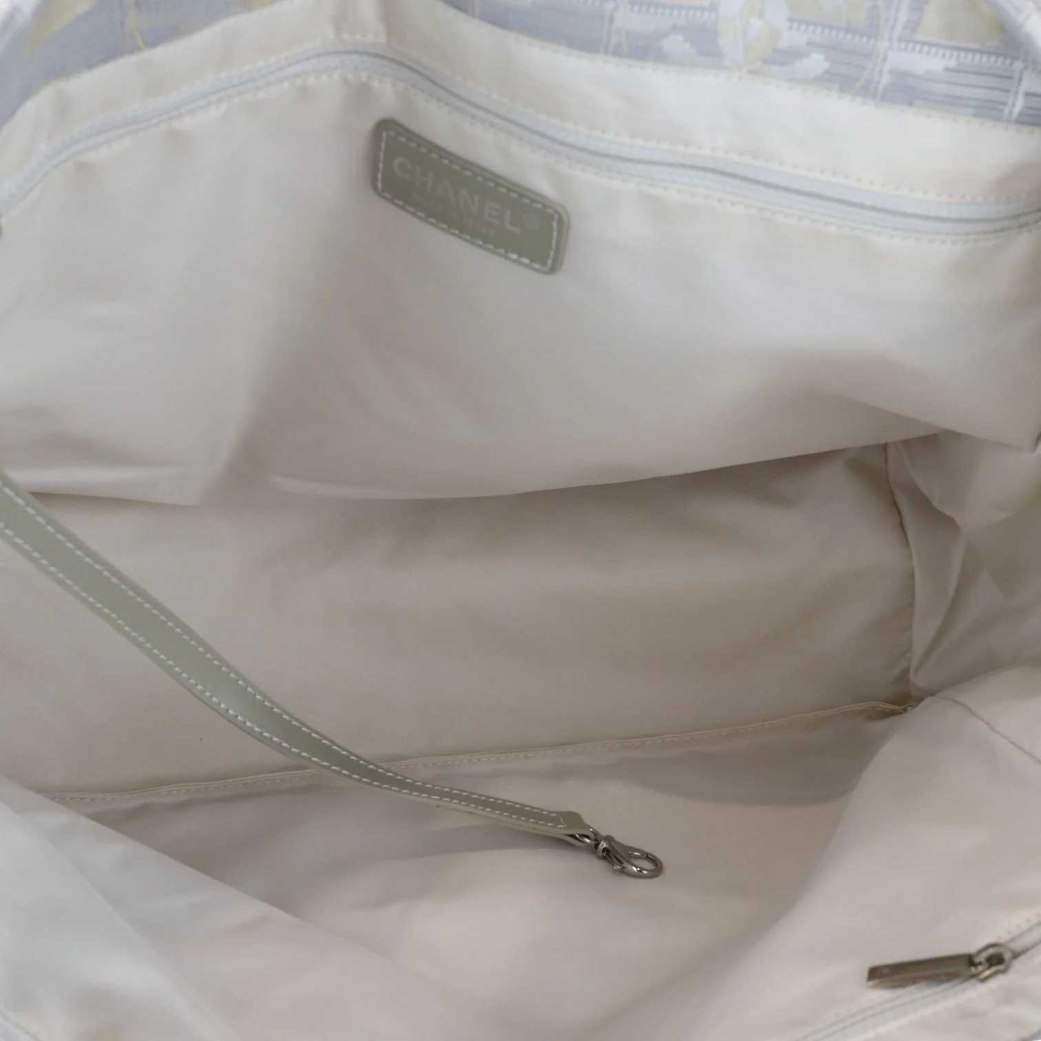 Vintage Travel Line Tote Medium Nylon Beige SHW - Image 27