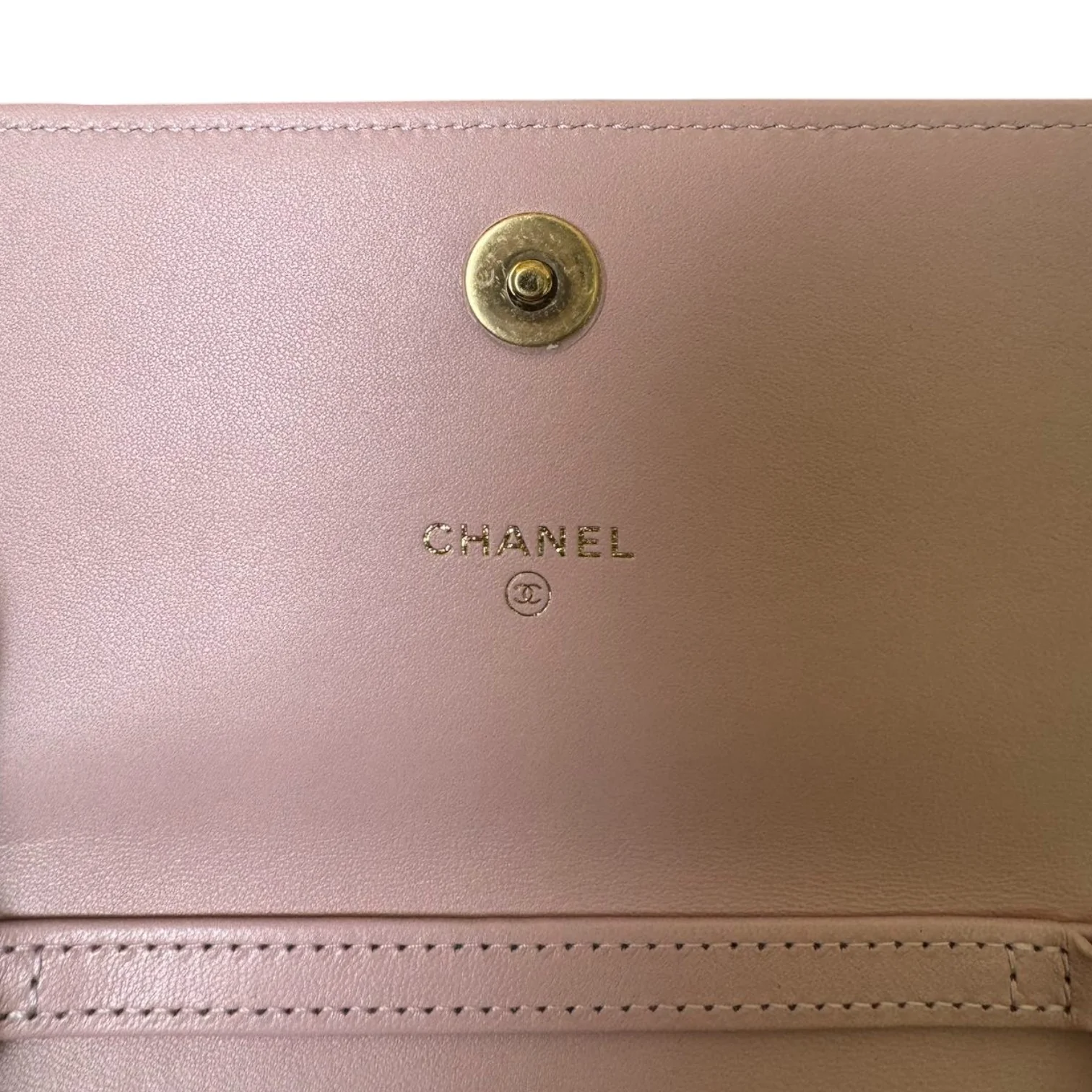Wallet on Chain WOC Stone Enamel Lambskin Light Pink GHW - Image 13