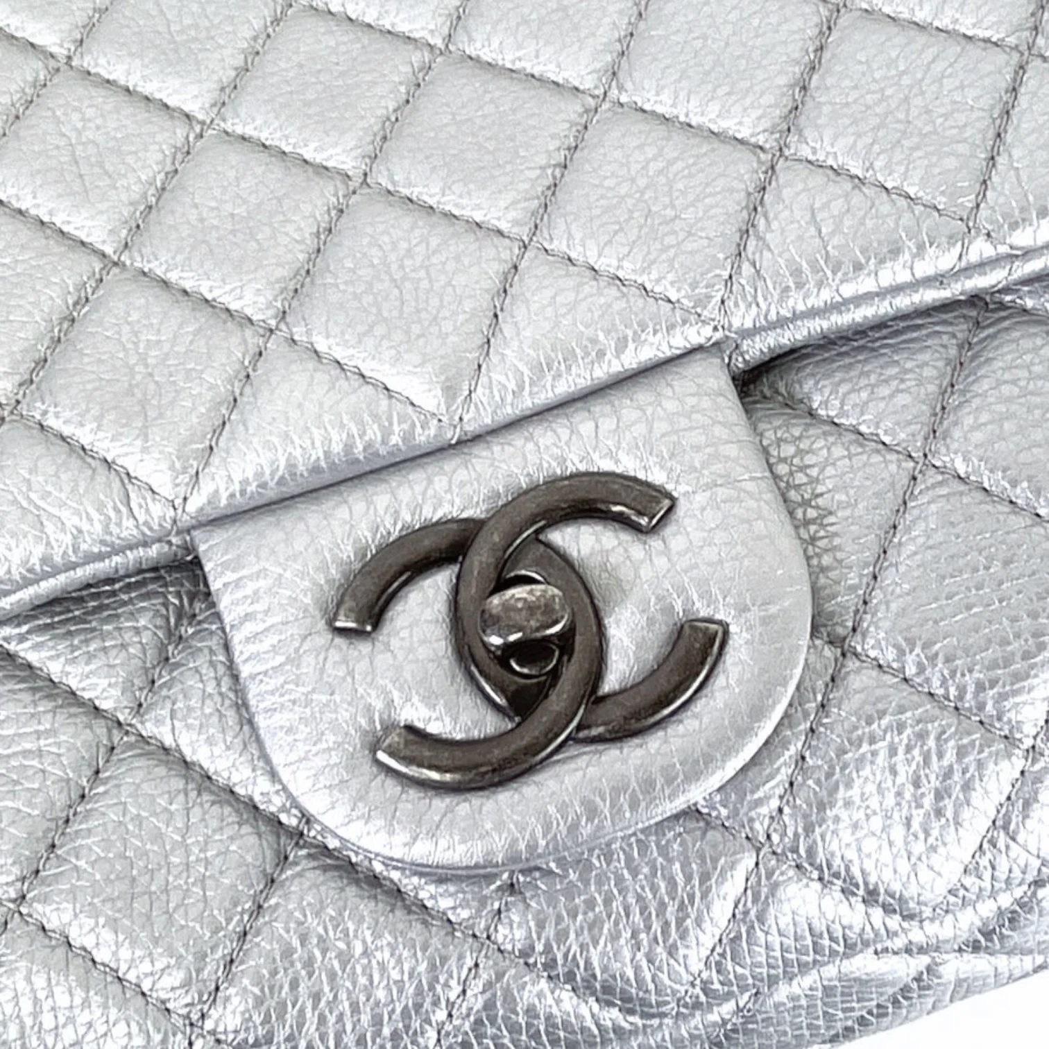 XXL Airline Flap Calfskin Quilted Silver RHW - Image 15