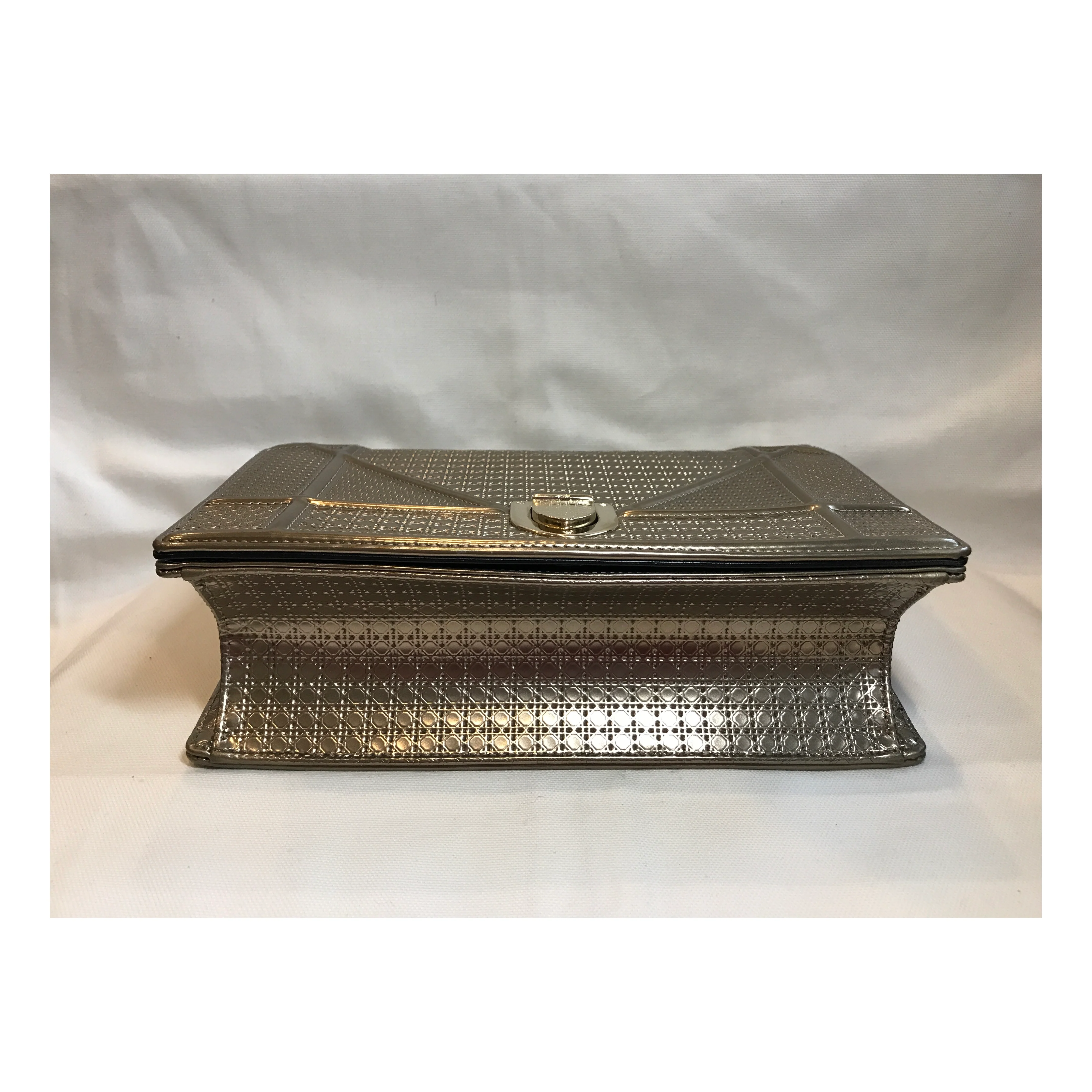 Diorama Metallic Calfskin Gold Flap Bag Medium - Image 3