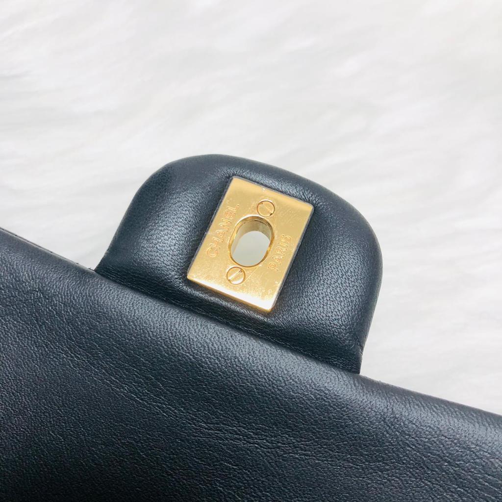 Classic Flap Black Medium Lambskin GHW - Image 24