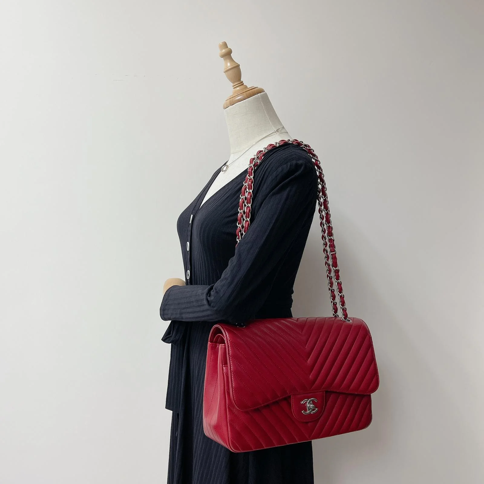 Classic Flap Jumbo Caviar Red Chevron SHW - Image 26