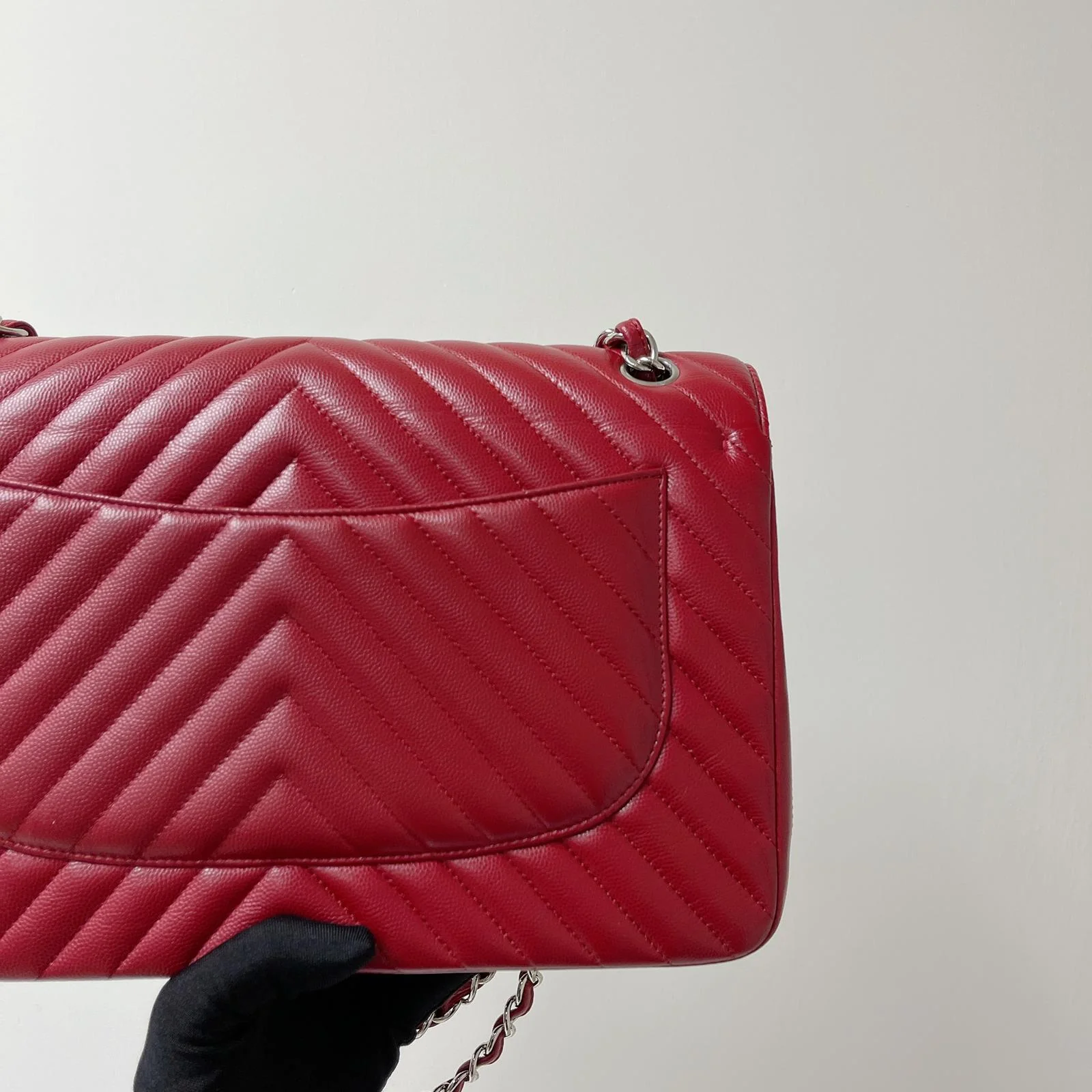 Classic Flap Jumbo Caviar Red Chevron SHW - Image 5