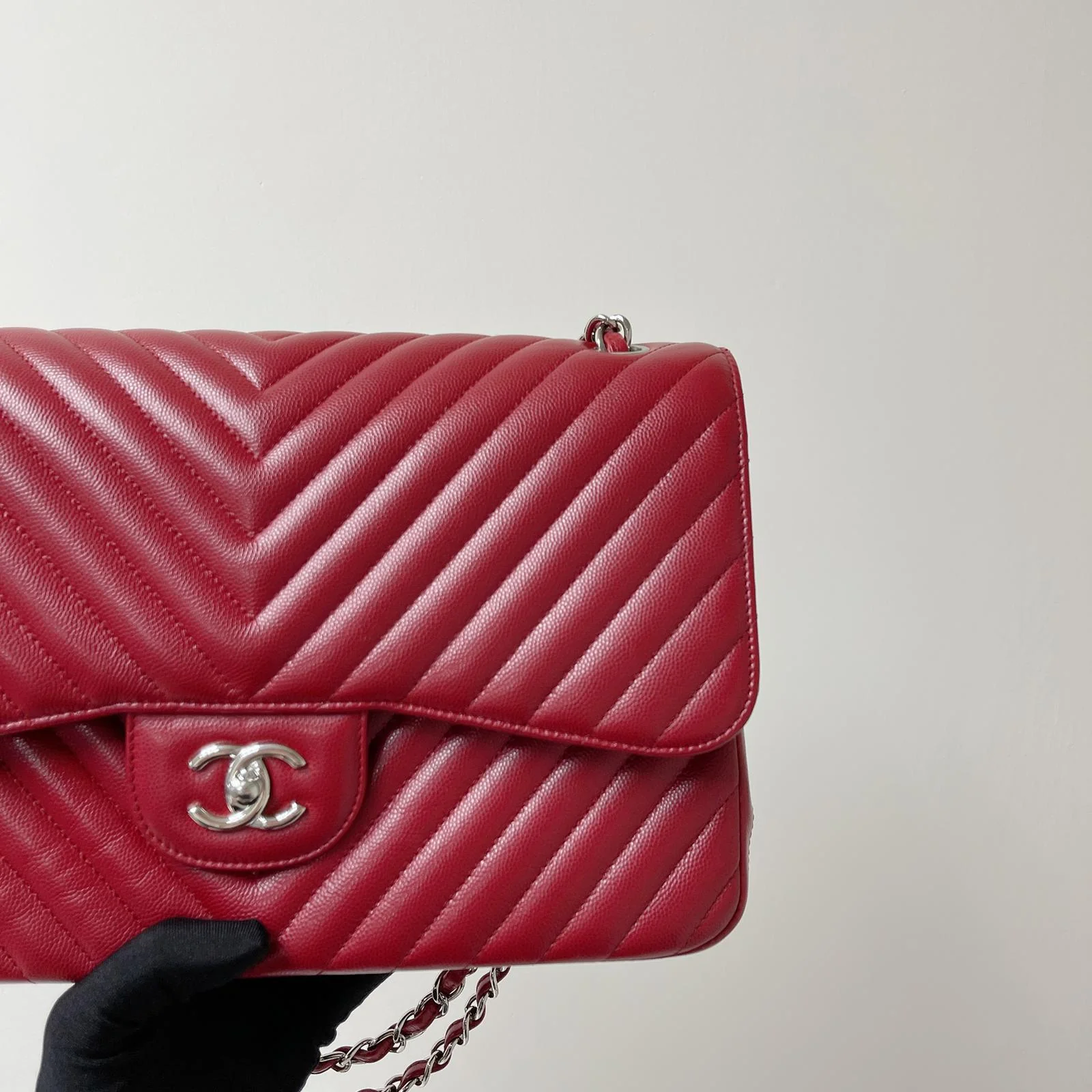 Classic Flap Jumbo Caviar Red Chevron SHW - Image 6