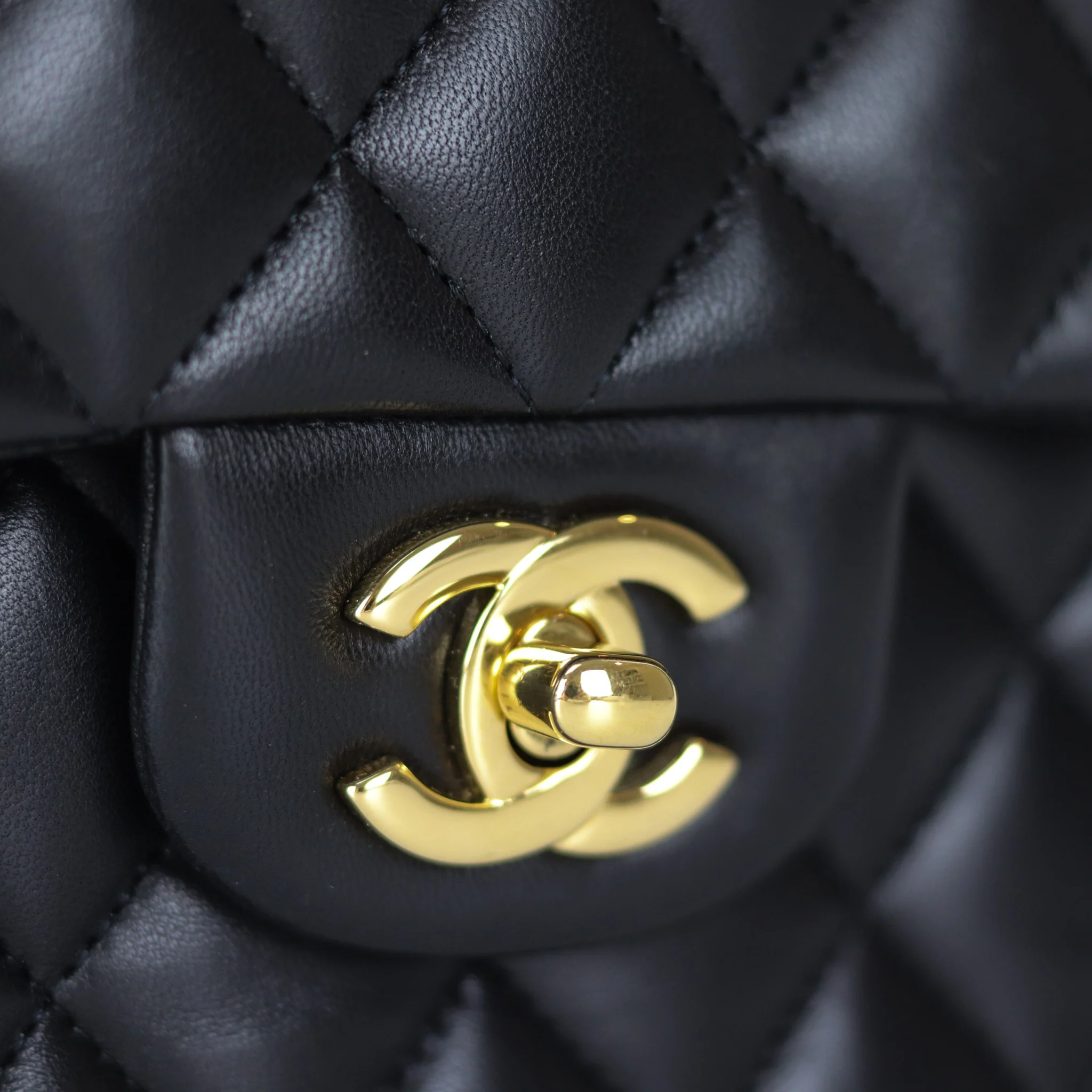 Classic Flap Black Medium Lambskin GHW - Image 11