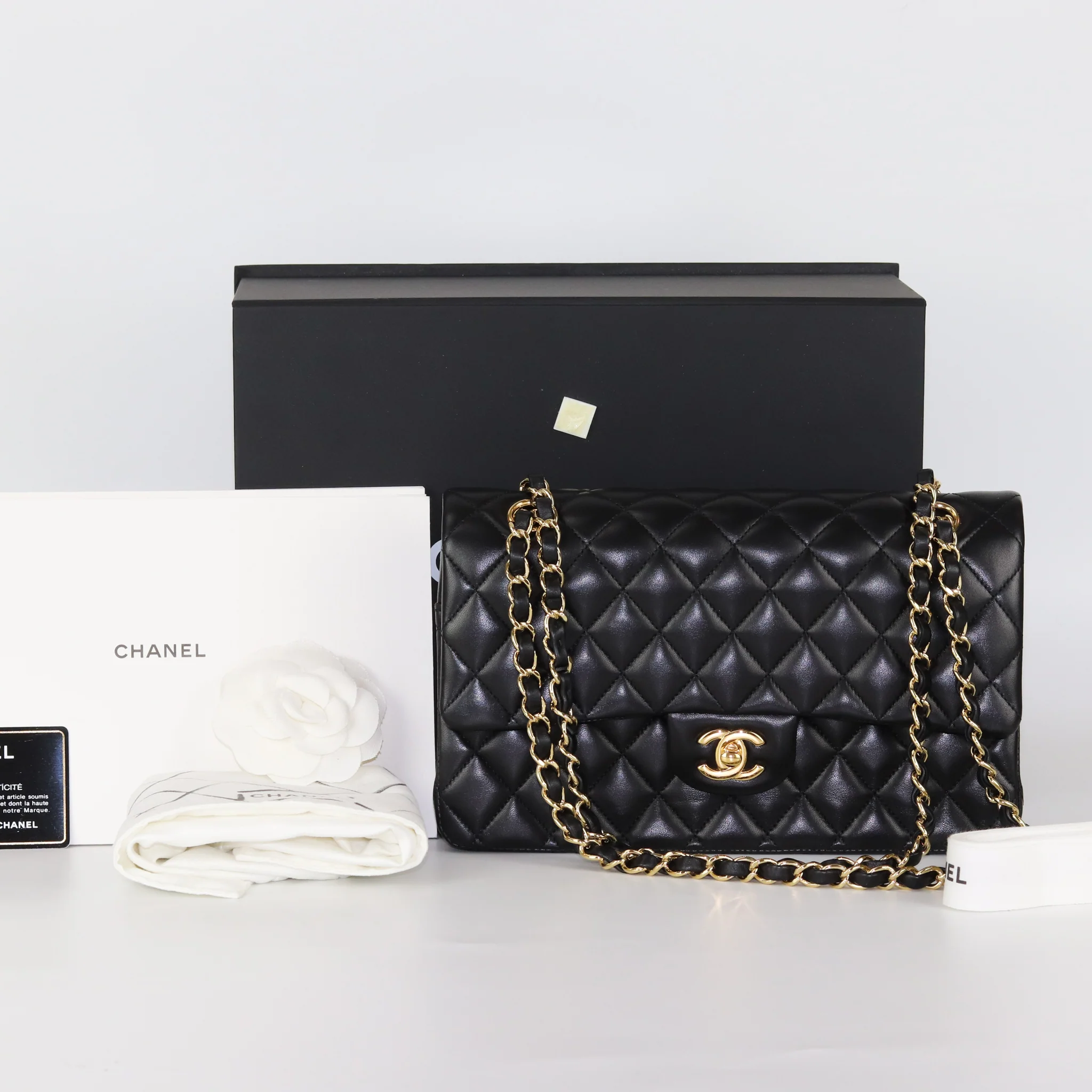 Classic Flap Black Medium Lambskin GHW - Image 3