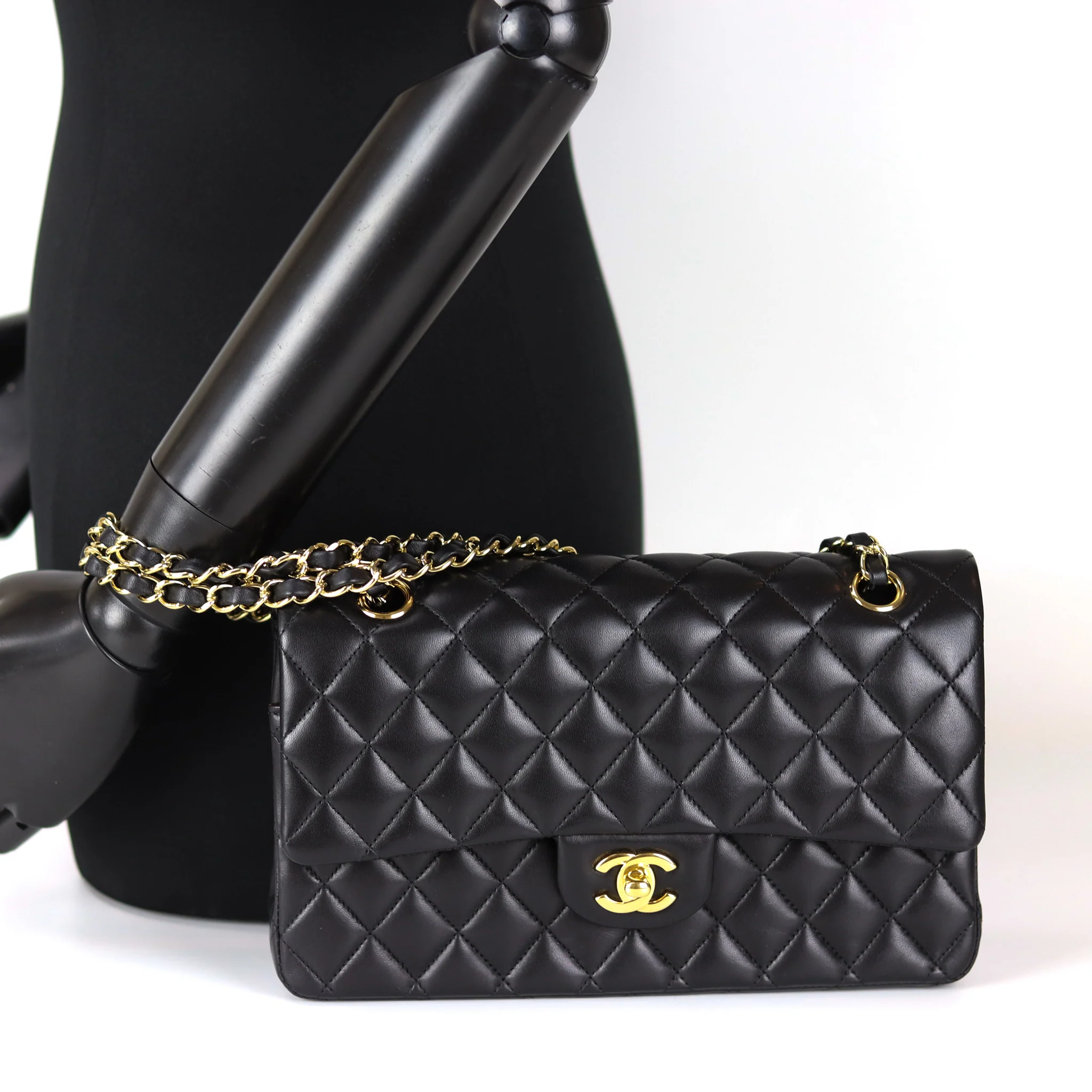 Classic Flap Black Medium Lambskin GHW - Image 4