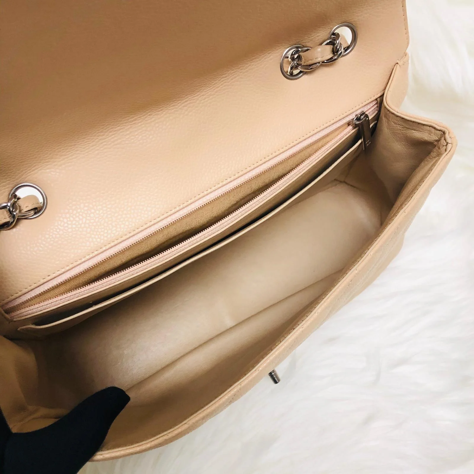 Single Flap Jumbo in Beige Caviar with SHW - Image 10