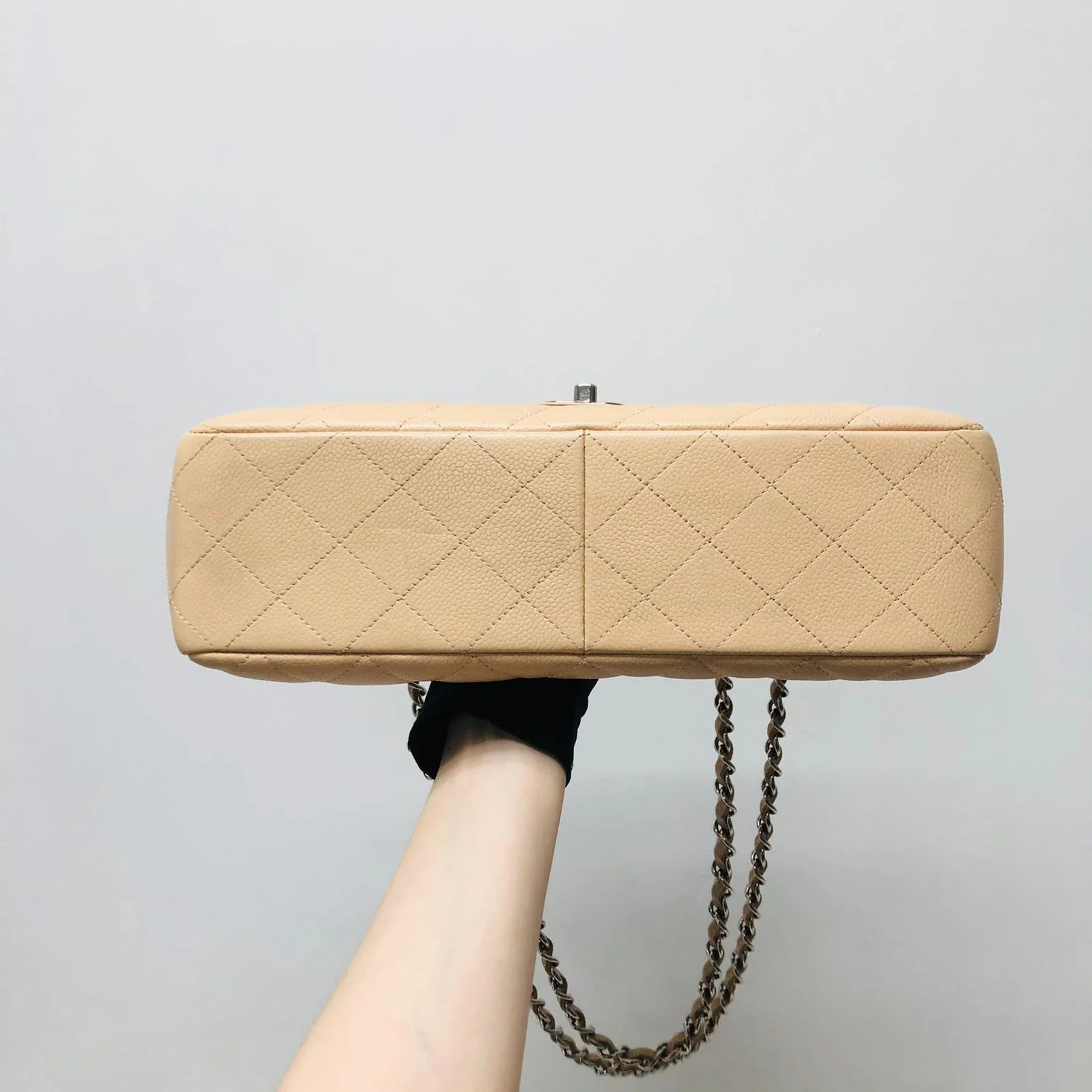 Single Flap Jumbo in Beige Caviar with SHW - Image 11