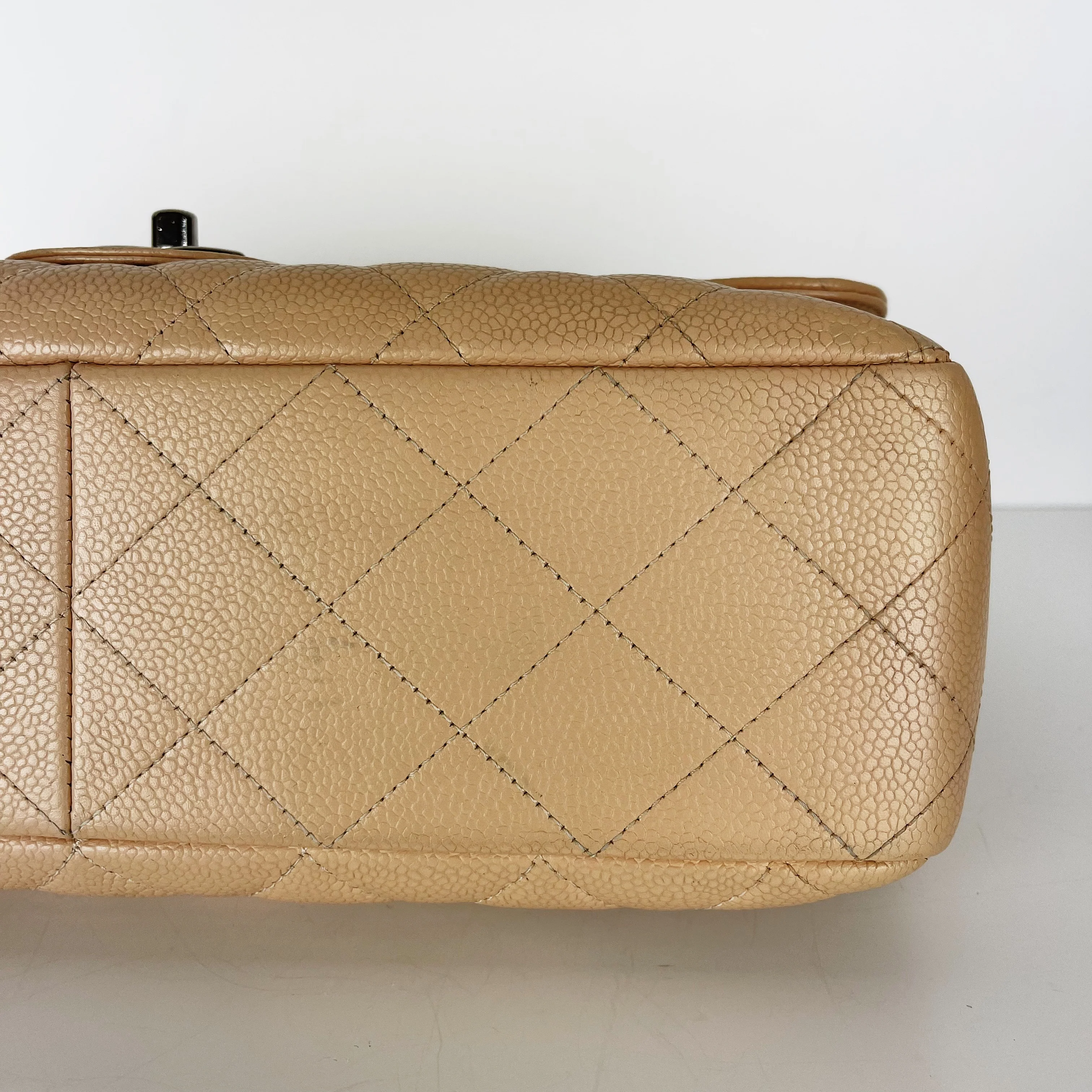 Single Flap Jumbo in Beige Caviar with SHW - Image 14