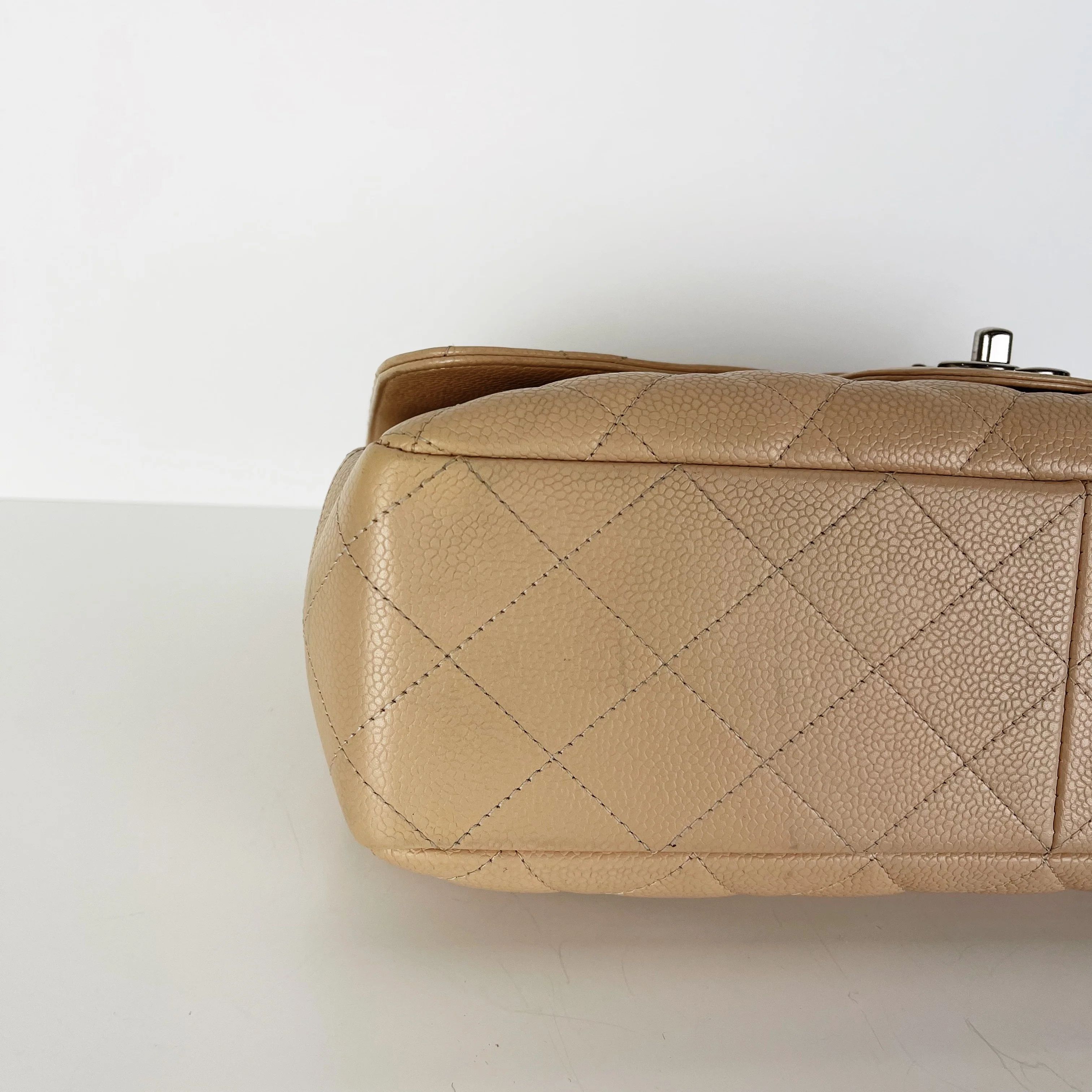 Single Flap Jumbo in Beige Caviar with SHW - Image 16