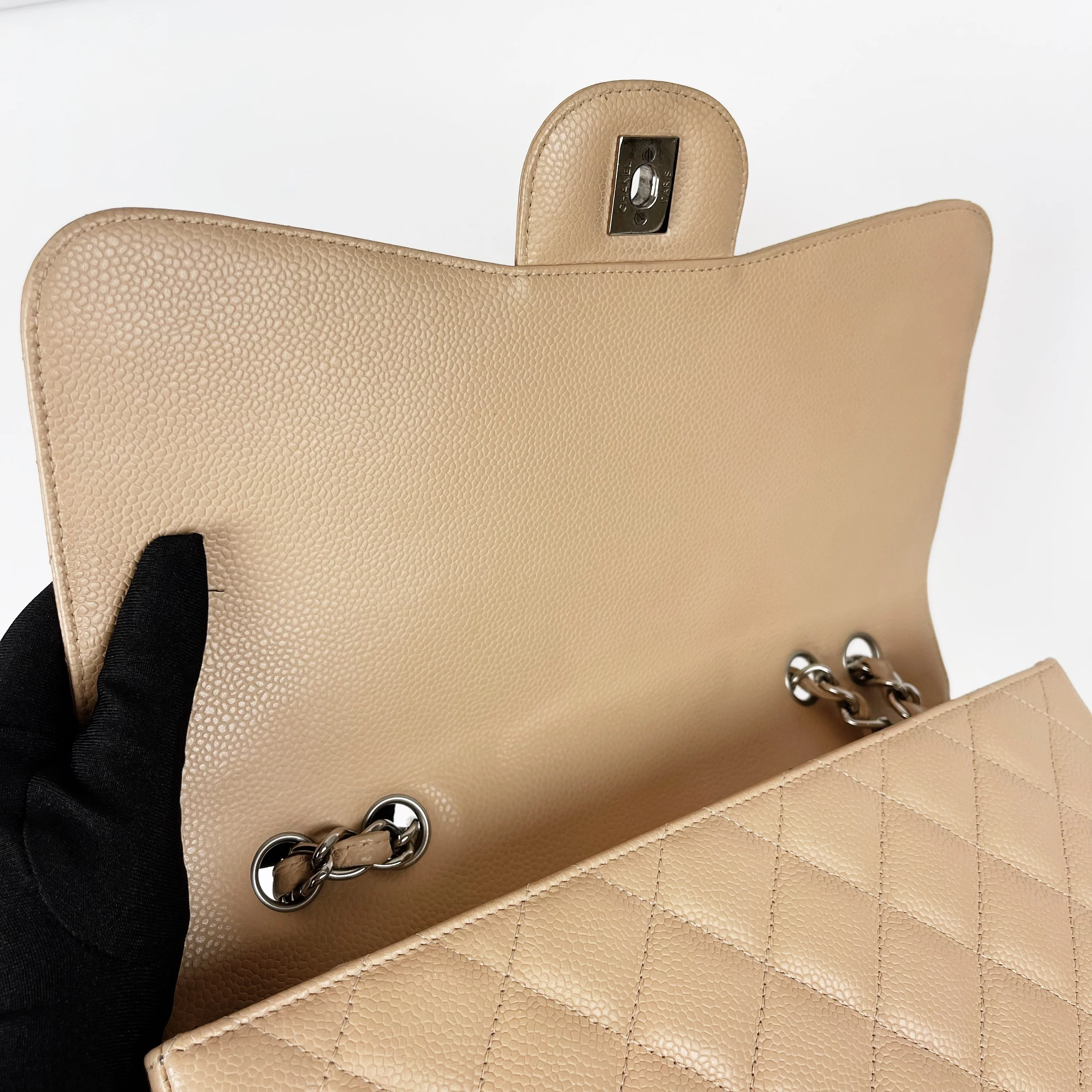 Single Flap Jumbo in Beige Caviar with SHW - Image 18