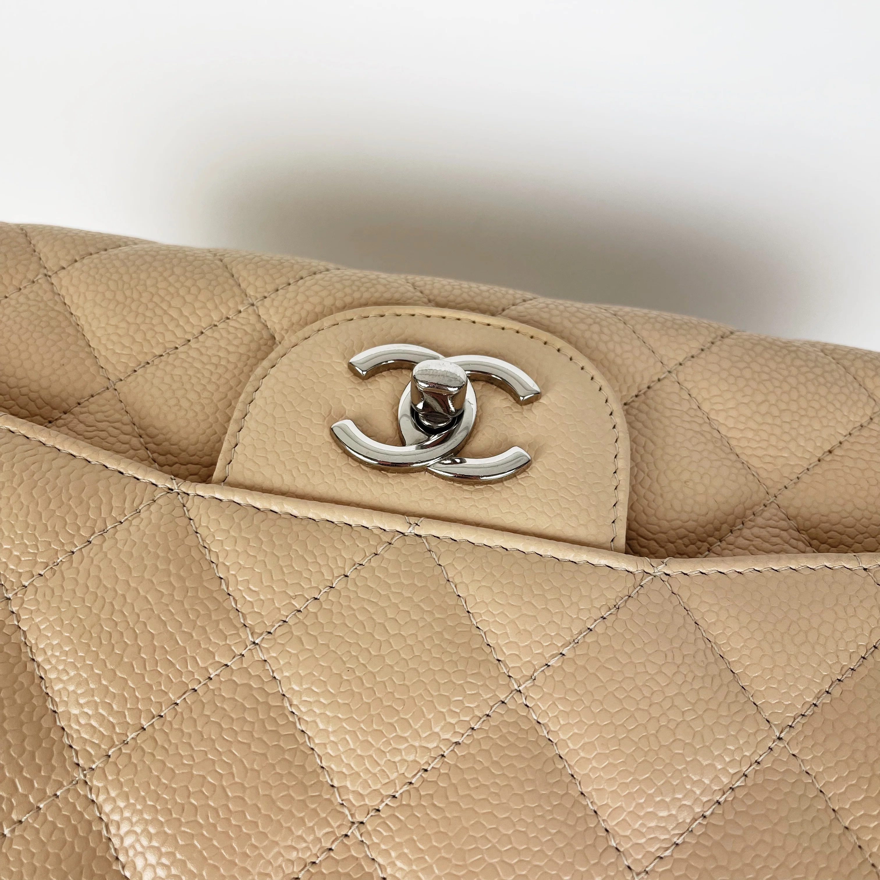 Single Flap Jumbo in Beige Caviar with SHW - Image 25