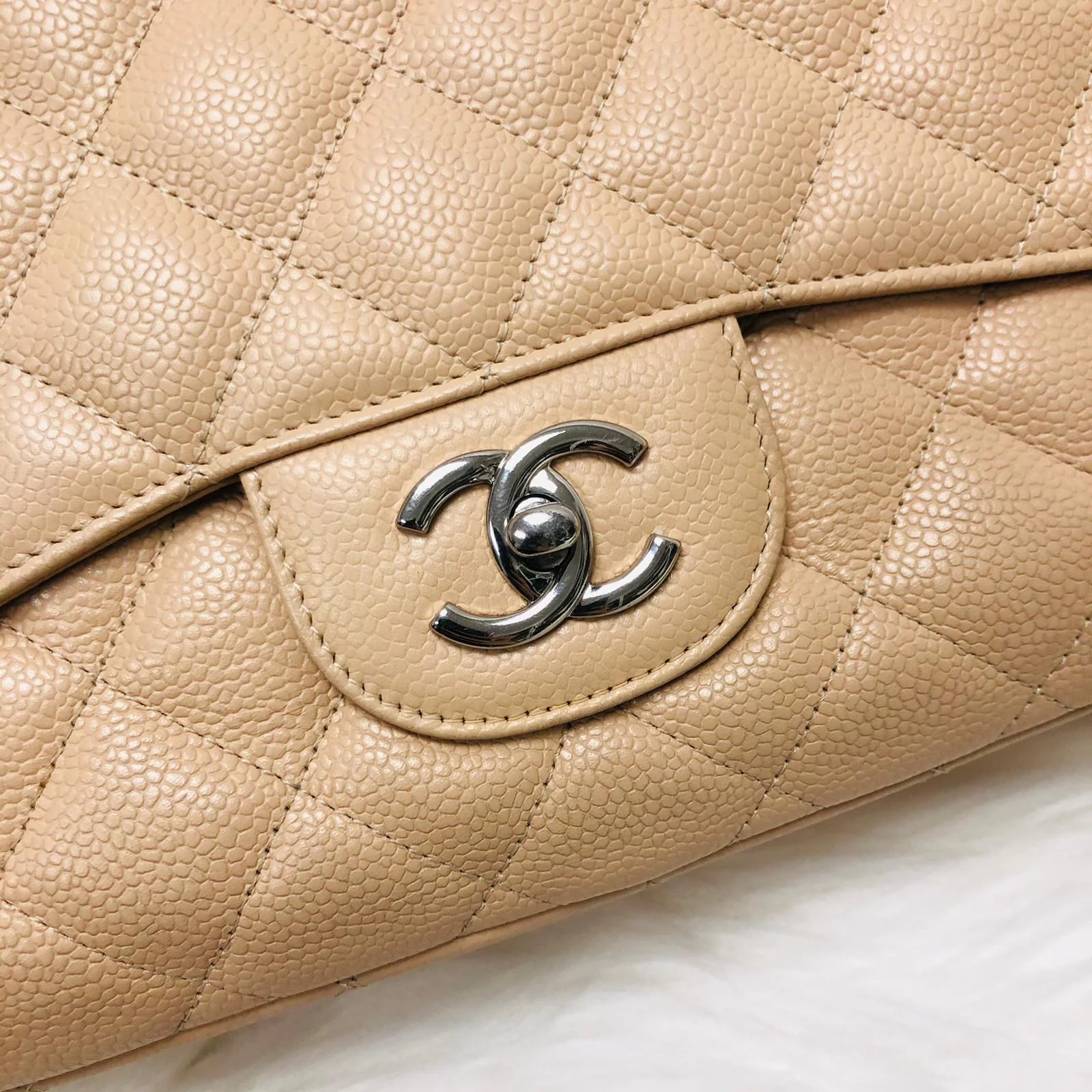Single Flap Jumbo in Beige Caviar with SHW - Image 26